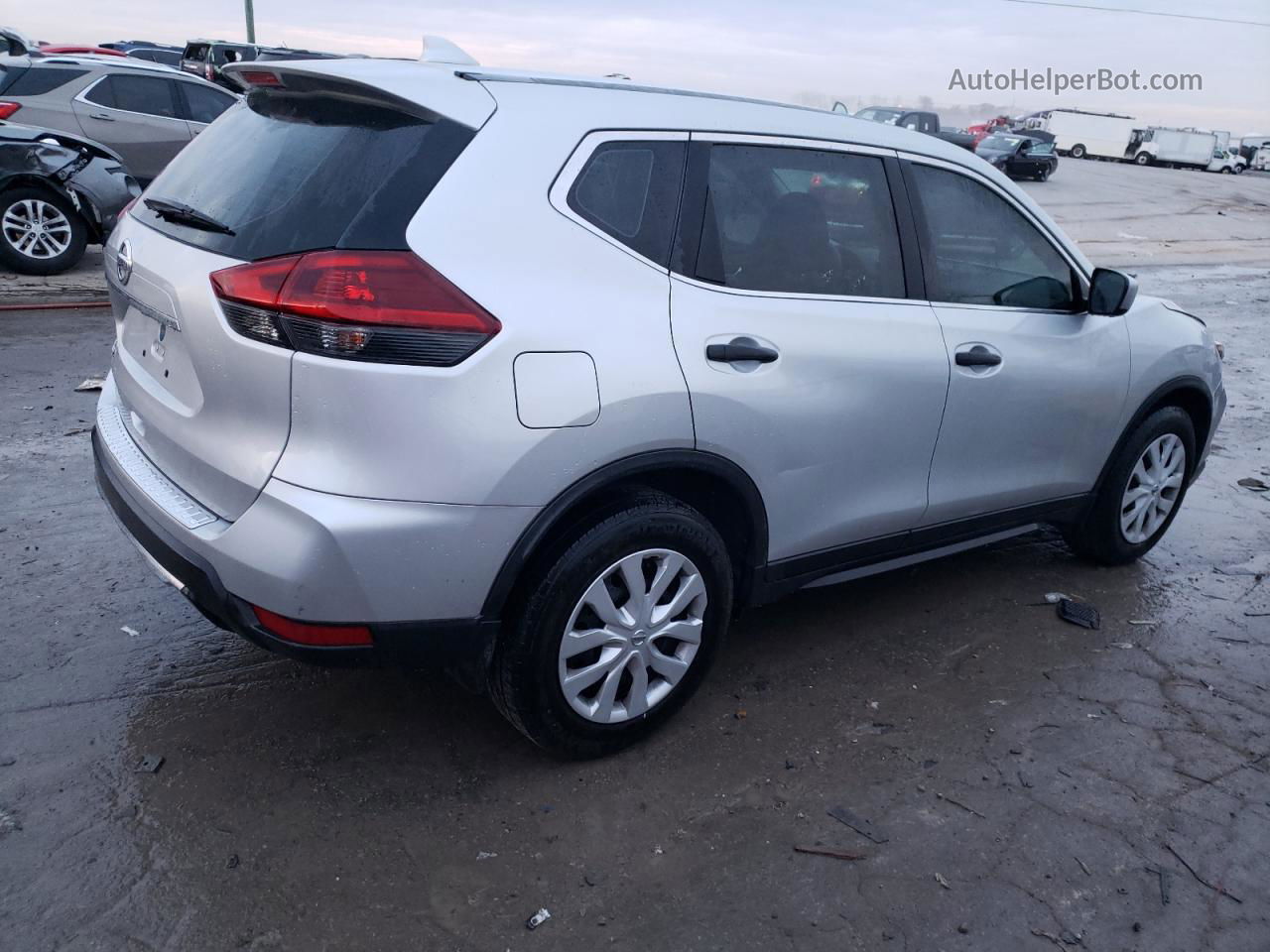 2018 Nissan Rogue S Серебряный vin: 5N1AT2MT9JC755784