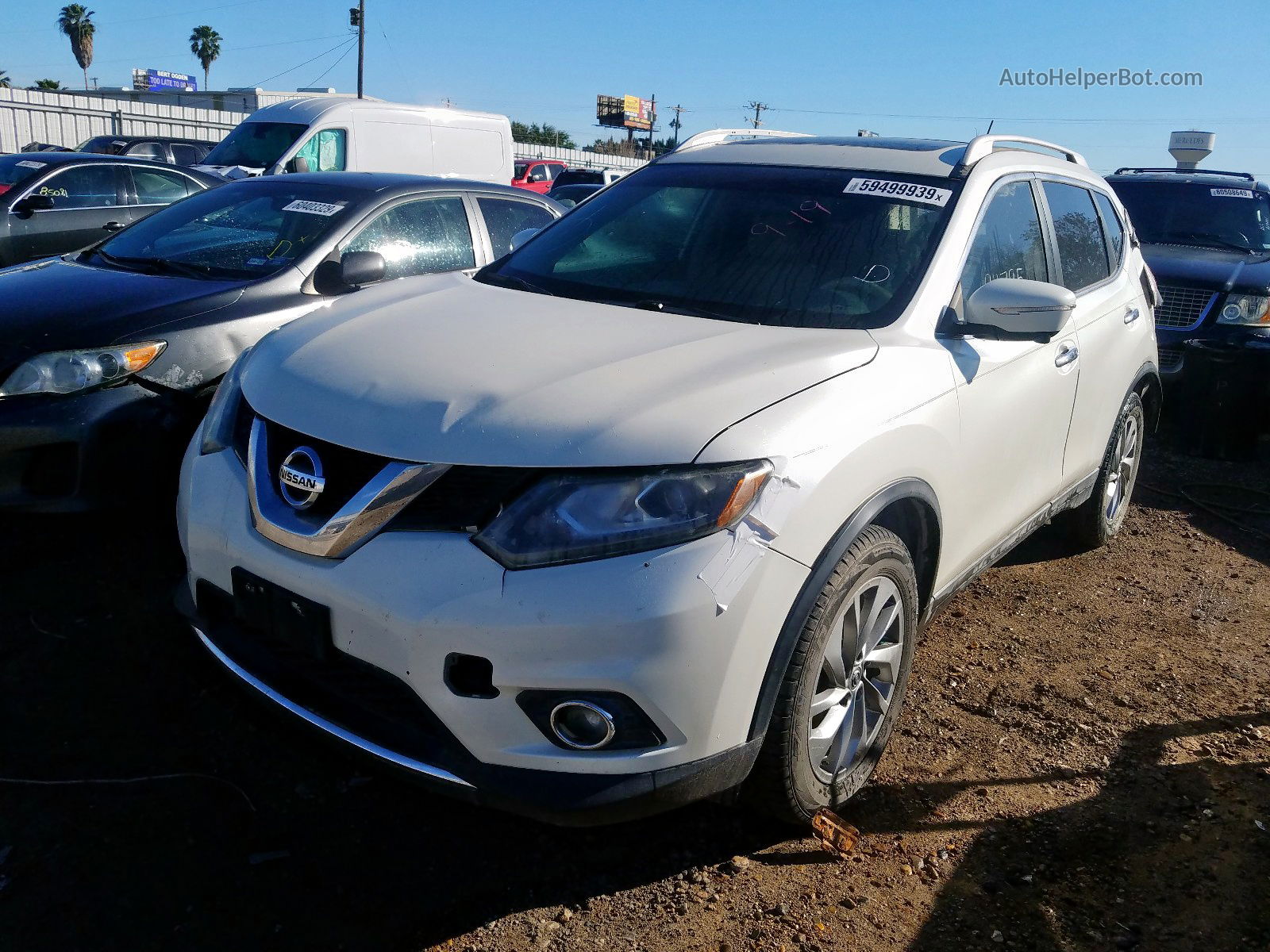 2015 Nissan Rogue S Белый vin: 5N1AT2MV8FC776554