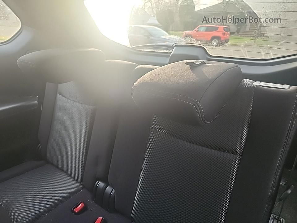 2020 Nissan Pathfinder S Серебряный vin: 5N1DR2AM5LC602041