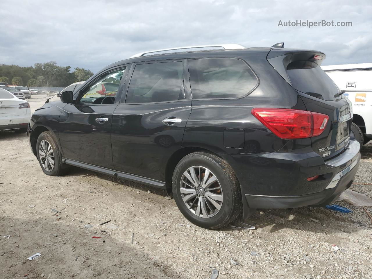 2020 Nissan Pathfinder S Black vin: 5N1DR2AN8LC644888