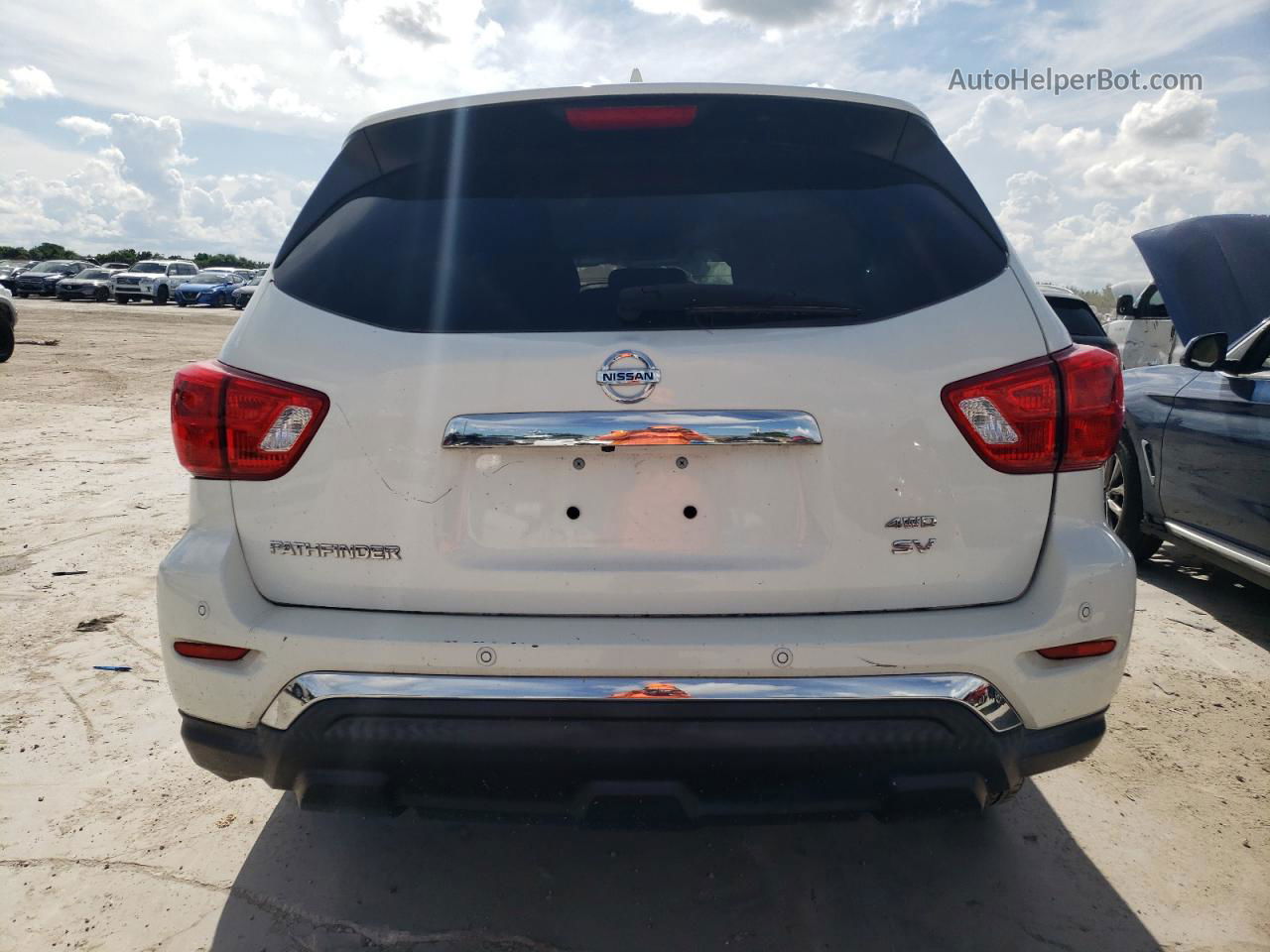 2020 Nissan Pathfinder Sv White vin: 5N1DR2BM1LC581526