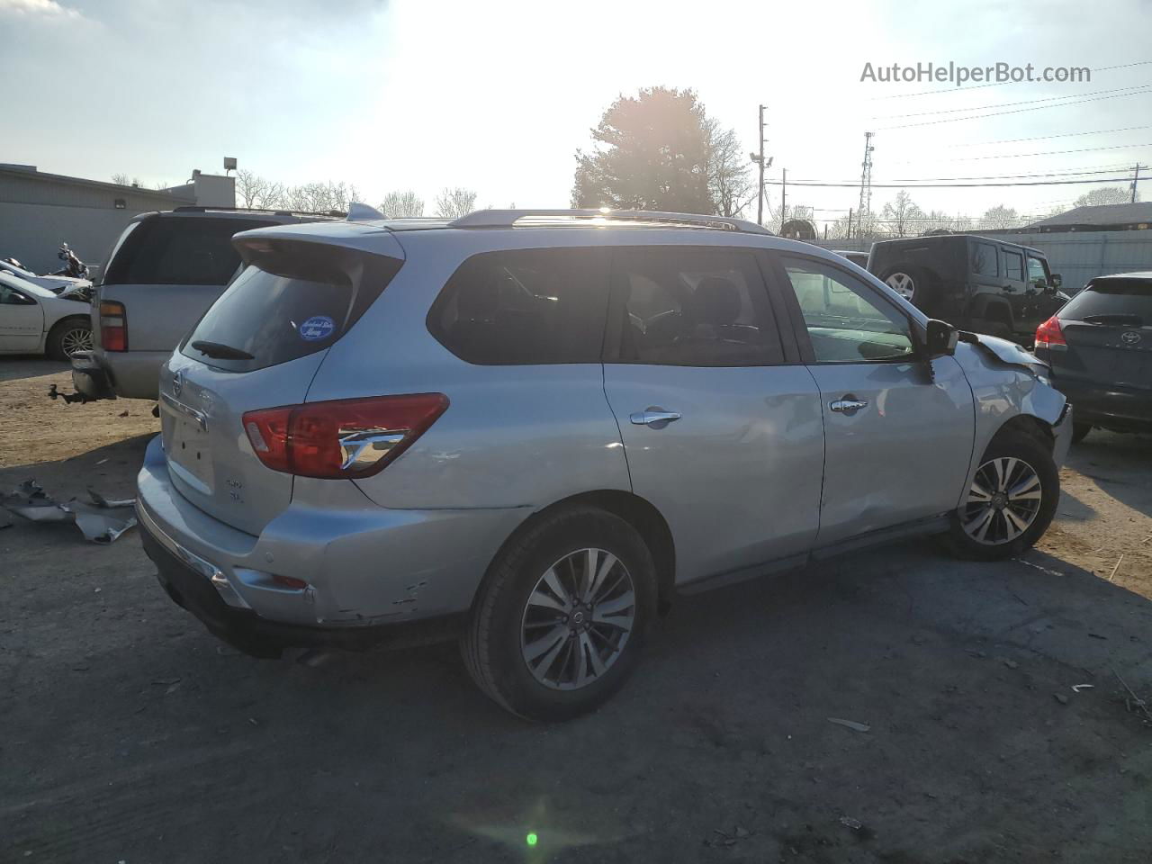 2020 Nissan Pathfinder Sl Серебряный vin: 5N1DR2CM1LC606522