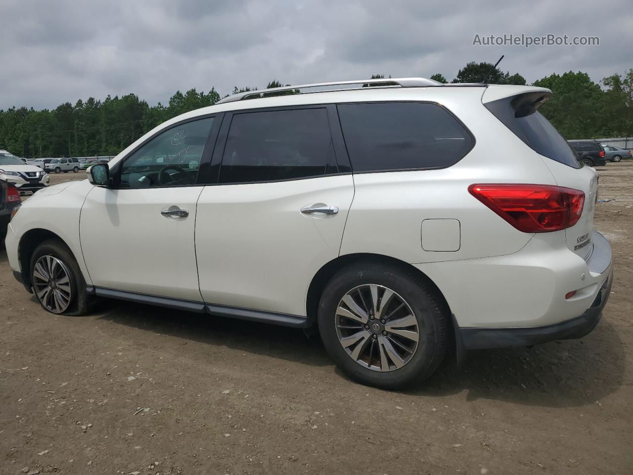 2017 Nissan Pathfinder S White vin: 5N1DR2MM1HC605277