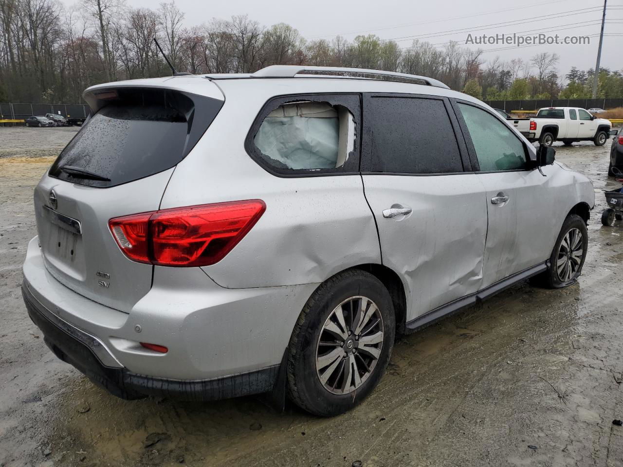 2017 Nissan Pathfinder S Silver vin: 5N1DR2MM2HC640412