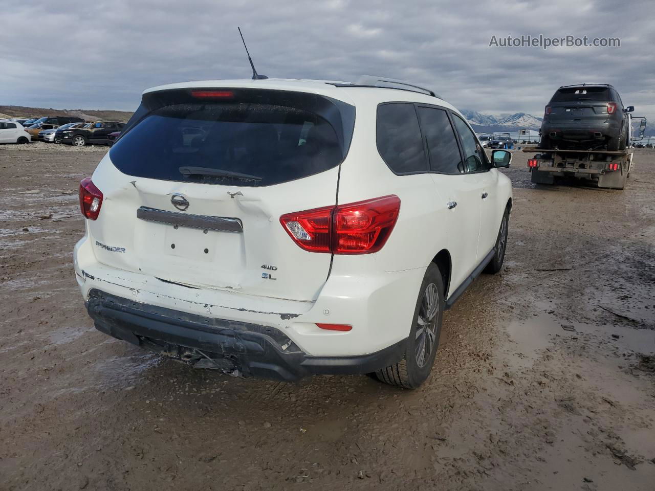 2017 Nissan Pathfinder S Белый vin: 5N1DR2MM2HC657047