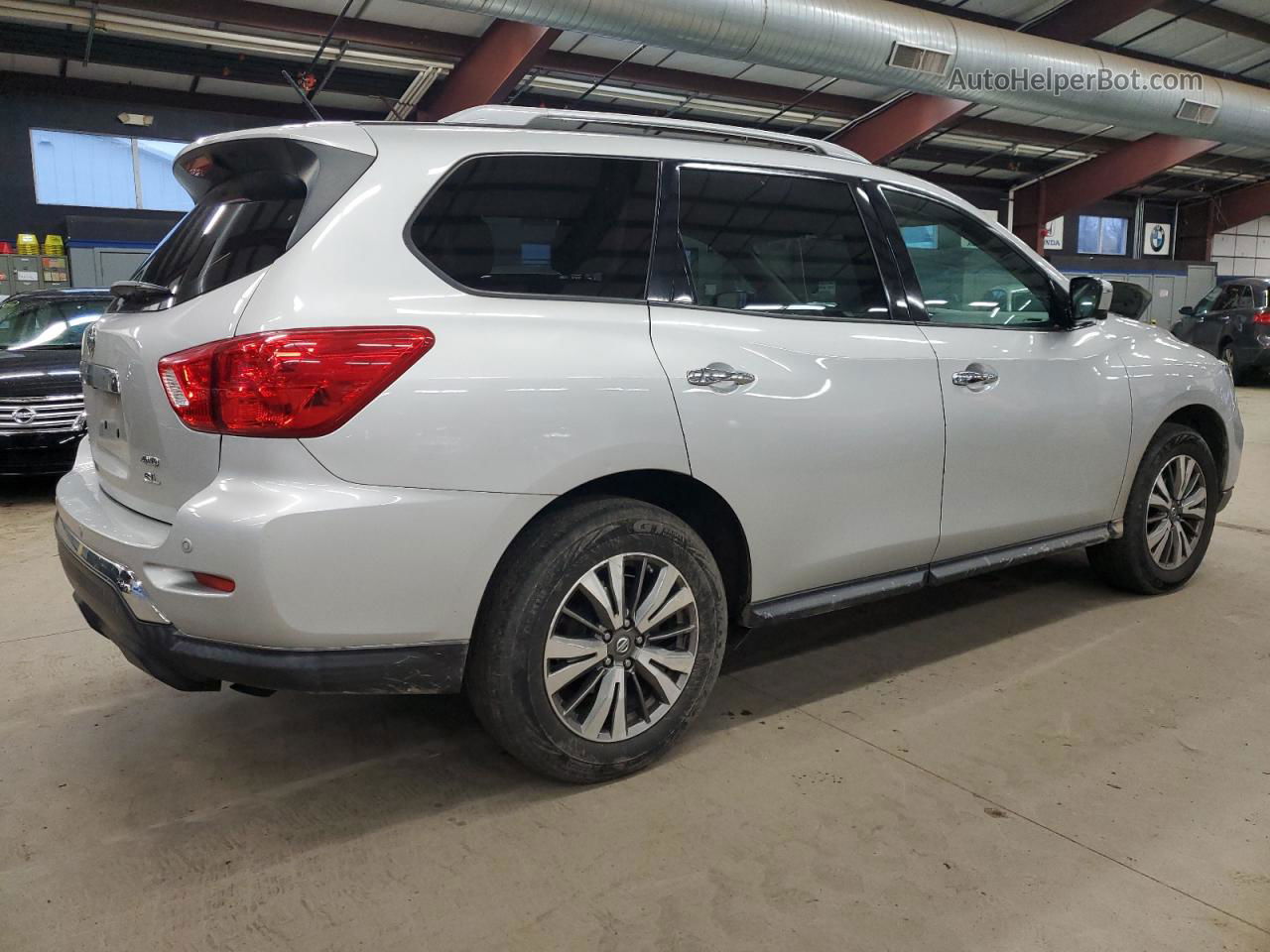 2017 Nissan Pathfinder S Silver vin: 5N1DR2MM2HC662300