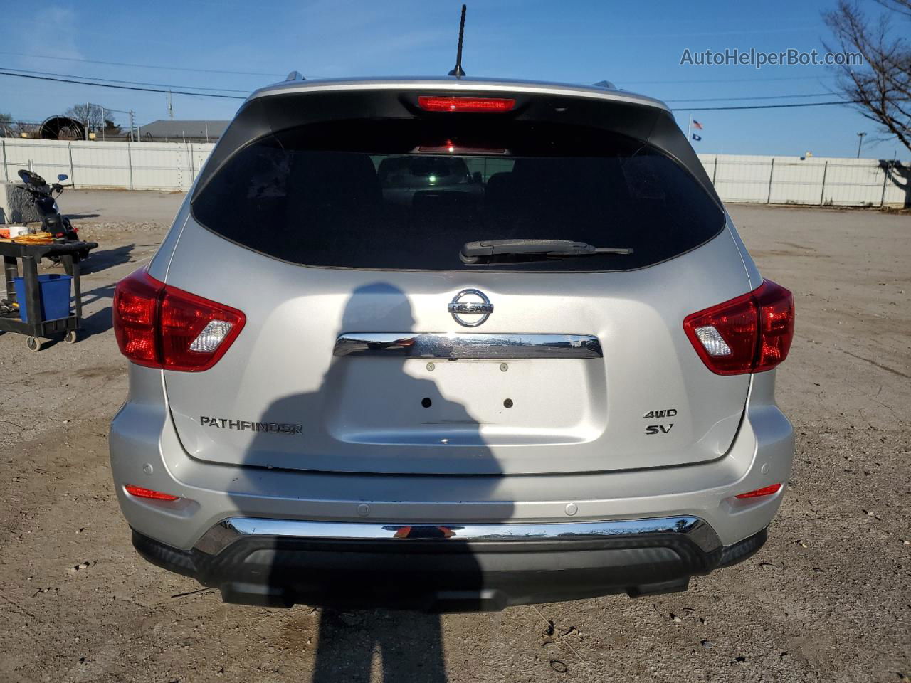 2017 Nissan Pathfinder S Silver vin: 5N1DR2MM3HC635459