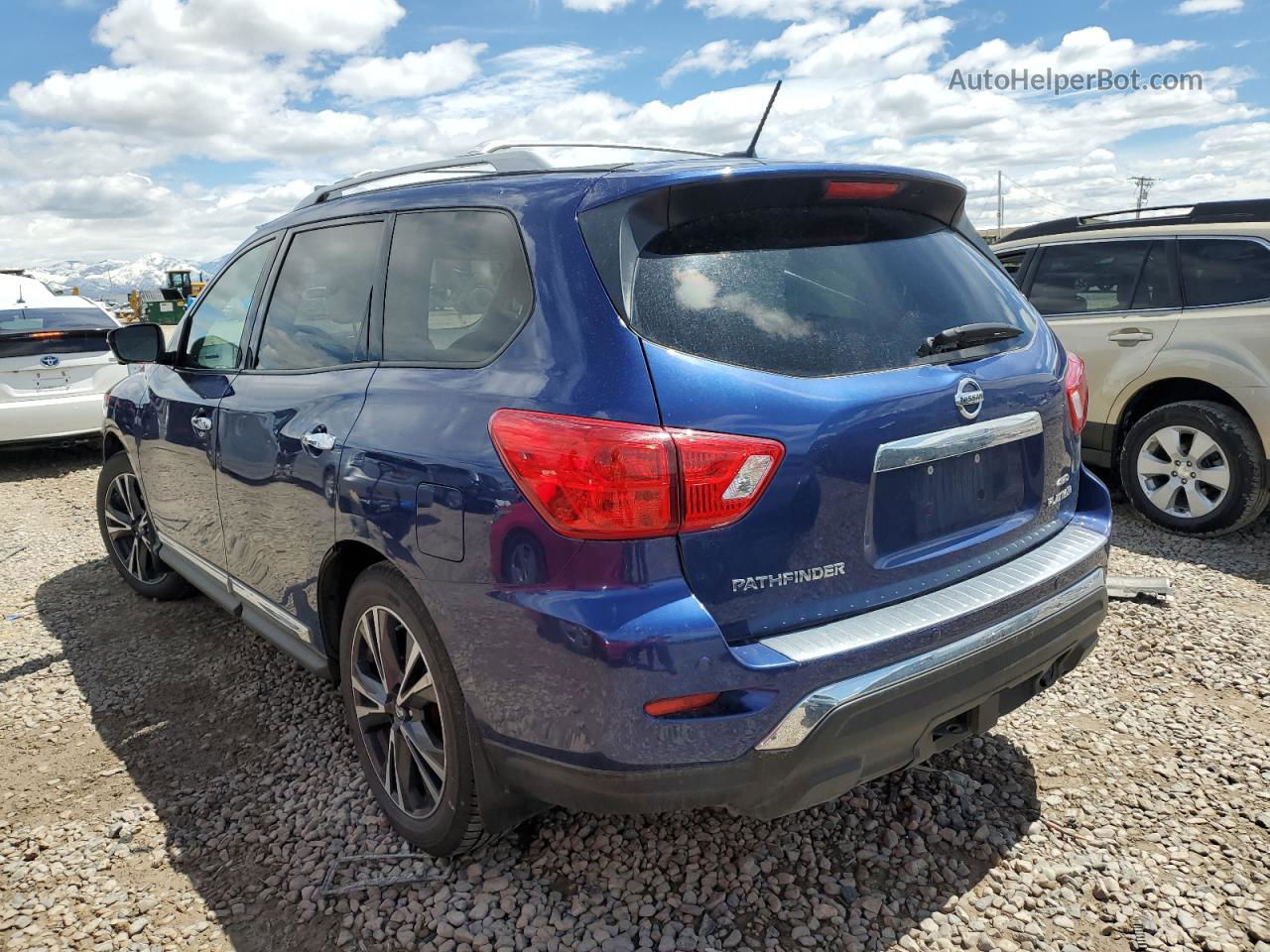 2017 Nissan Pathfinder S Синий vin: 5N1DR2MM4HC626785