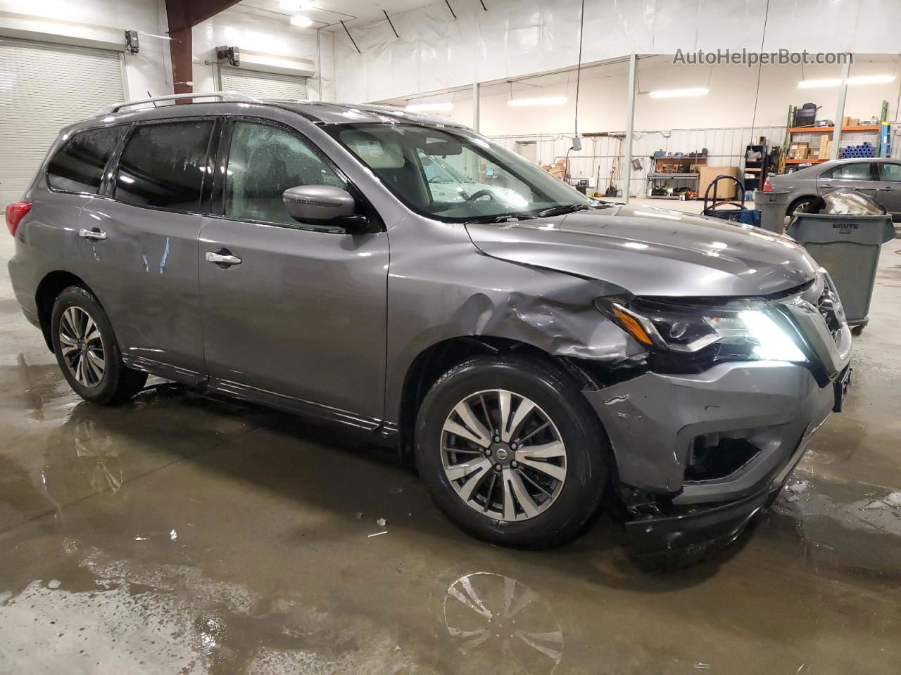 2017 Nissan Pathfinder S Серебряный vin: 5N1DR2MM4HC696383