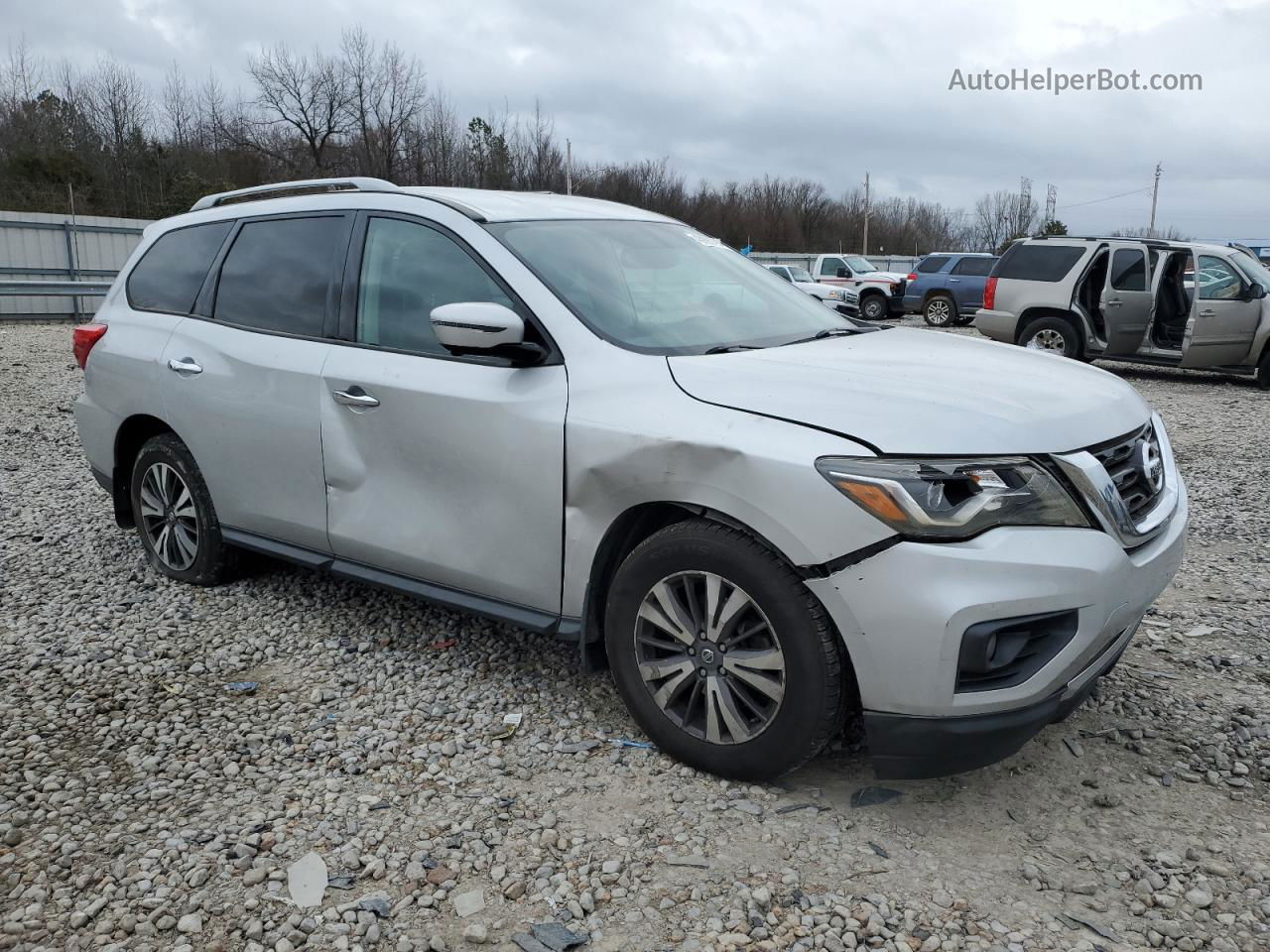 2017 Nissan Pathfinder S Silver vin: 5N1DR2MM7HC656427