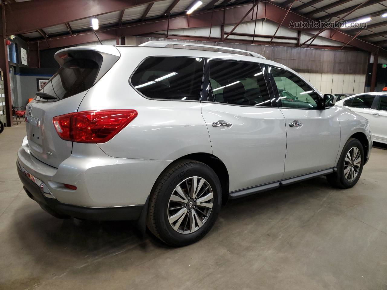 2017 Nissan Pathfinder S Silver vin: 5N1DR2MM7HC663586