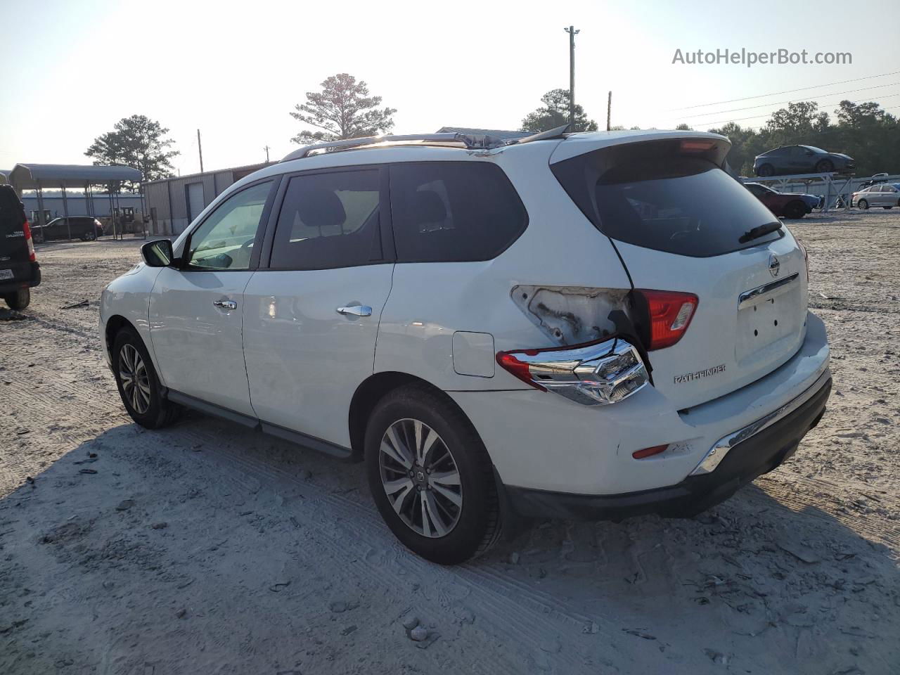 2017 Nissan Pathfinder S White vin: 5N1DR2MM8HC636946