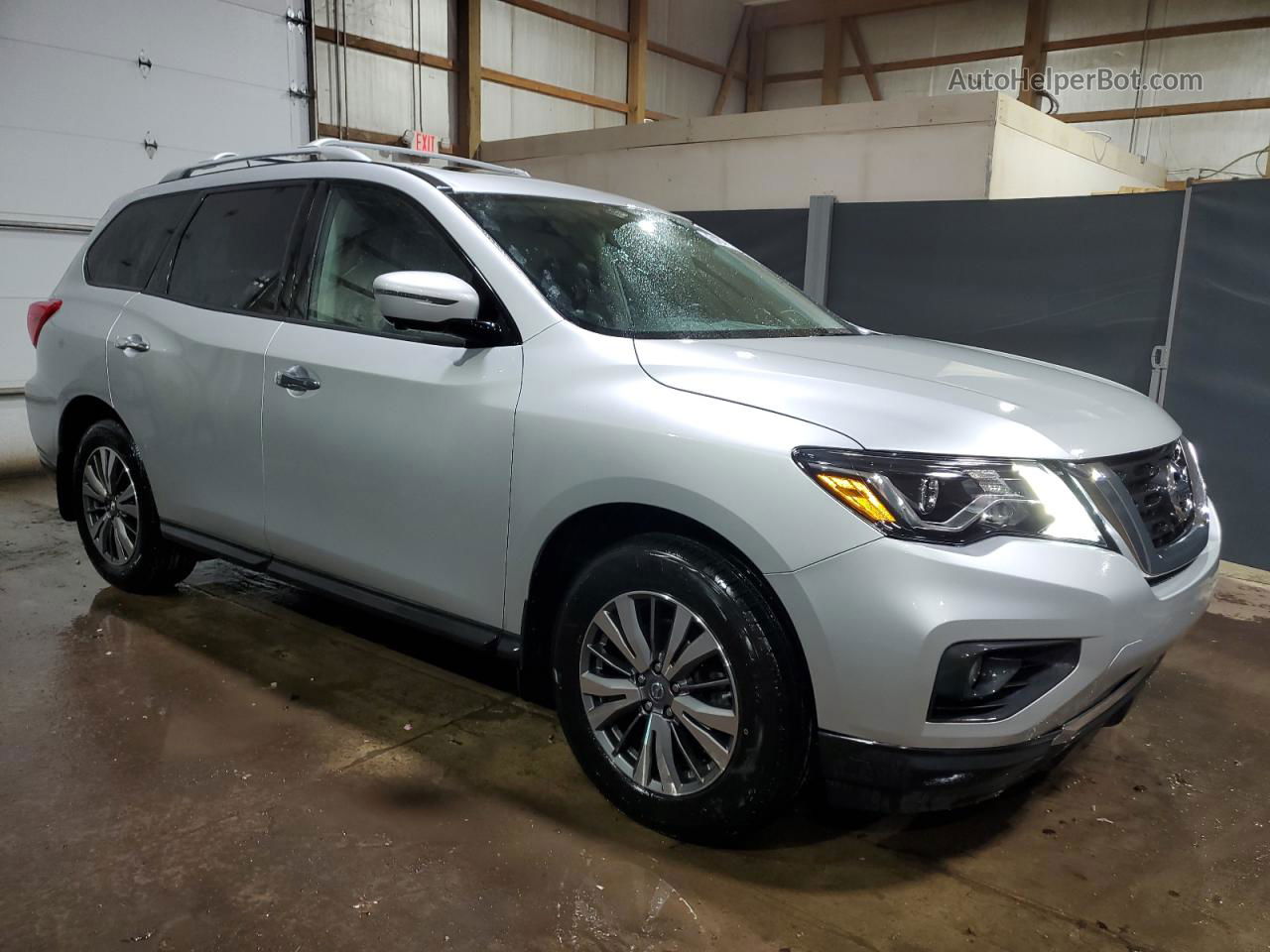 2017 Nissan Pathfinder S Серебряный vin: 5N1DR2MM8HC678274