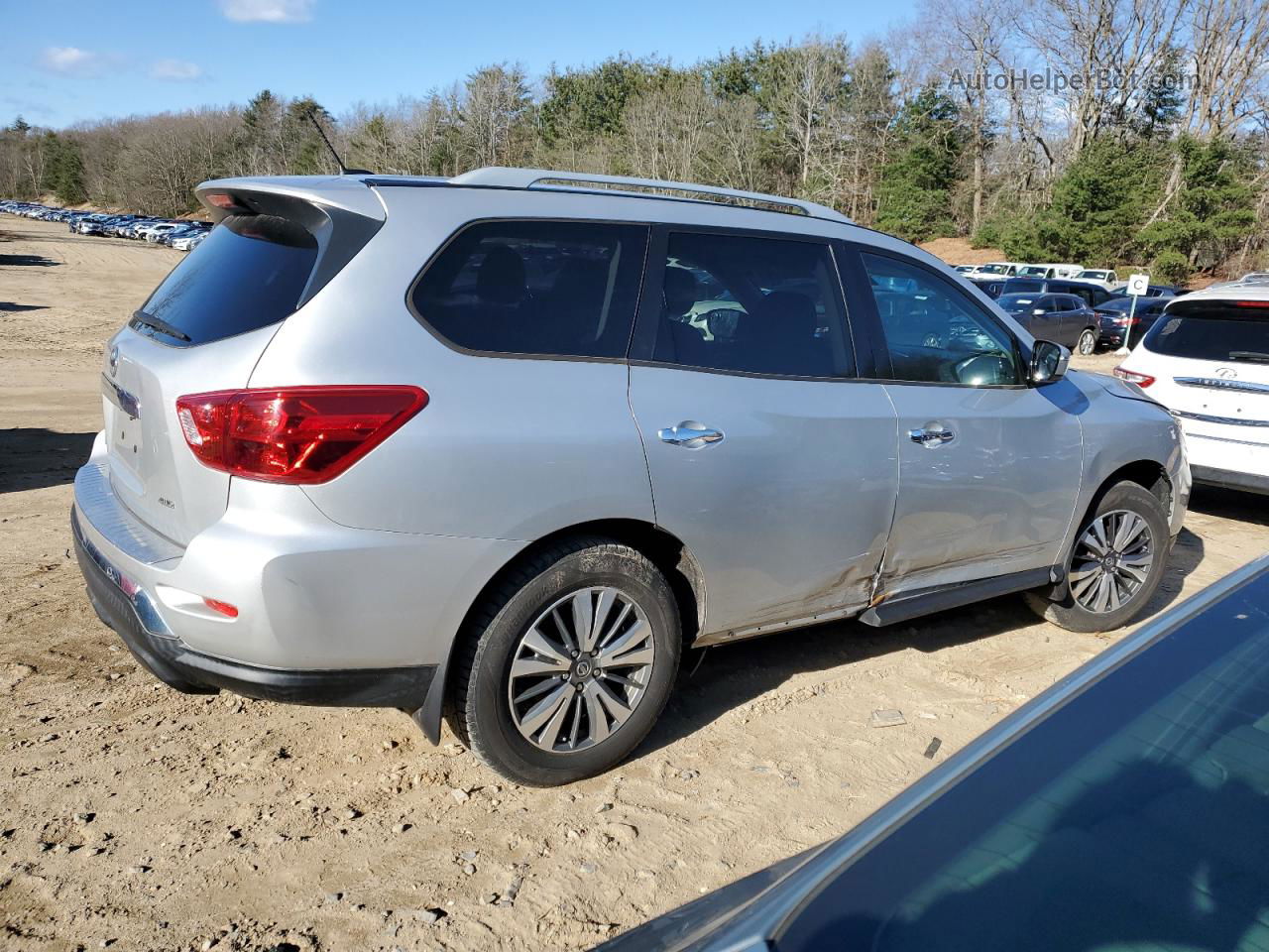 2017 Nissan Pathfinder S Silver vin: 5N1DR2MM8HC686651