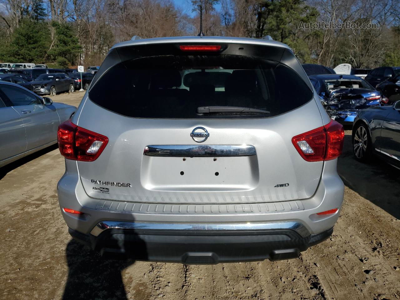 2017 Nissan Pathfinder S Silver vin: 5N1DR2MM8HC686651