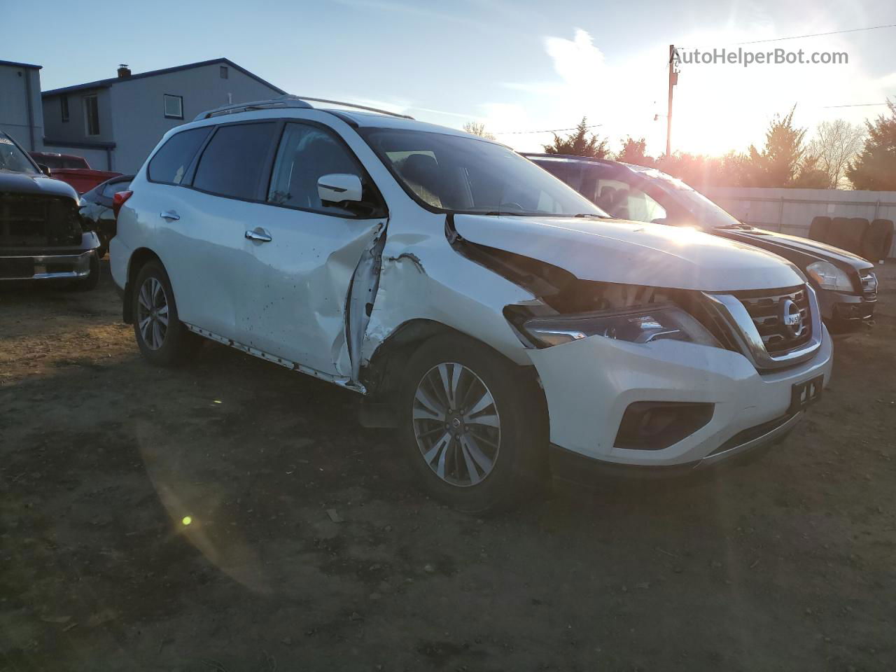 2017 Nissan Pathfinder S White vin: 5N1DR2MM9HC677098