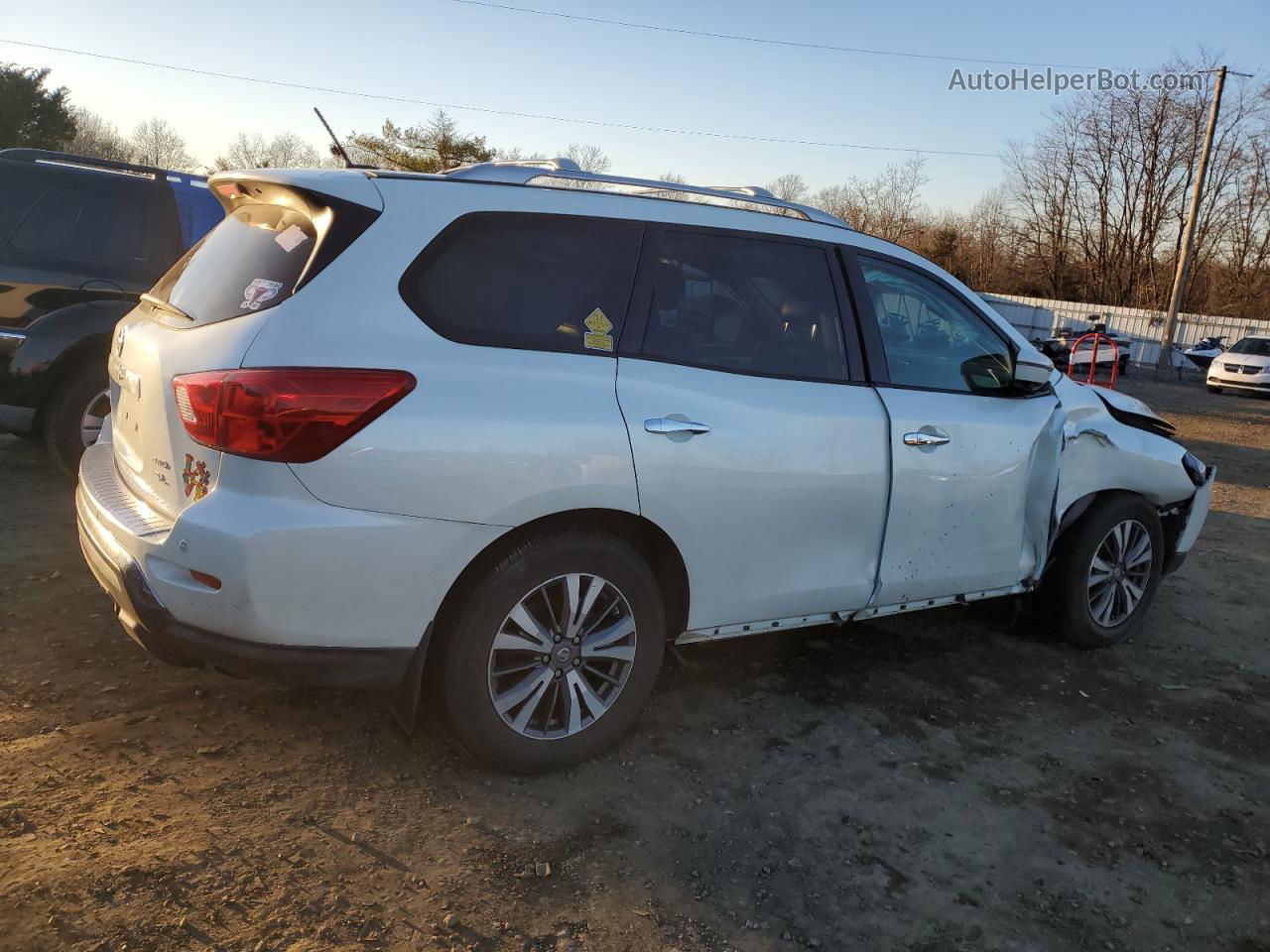 2017 Nissan Pathfinder S Белый vin: 5N1DR2MM9HC677098