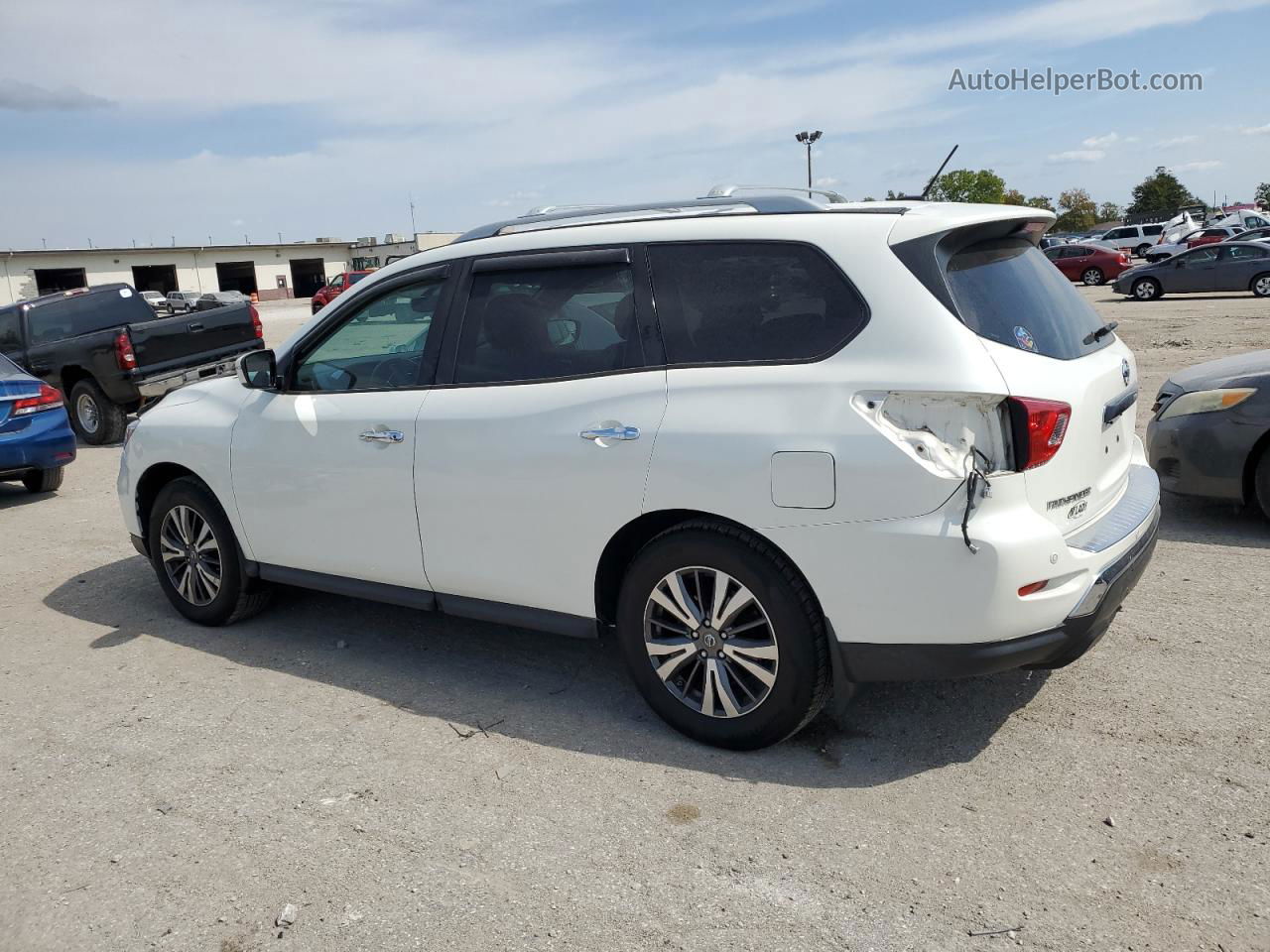 2017 Nissan Pathfinder S White vin: 5N1DR2MMXHC608498