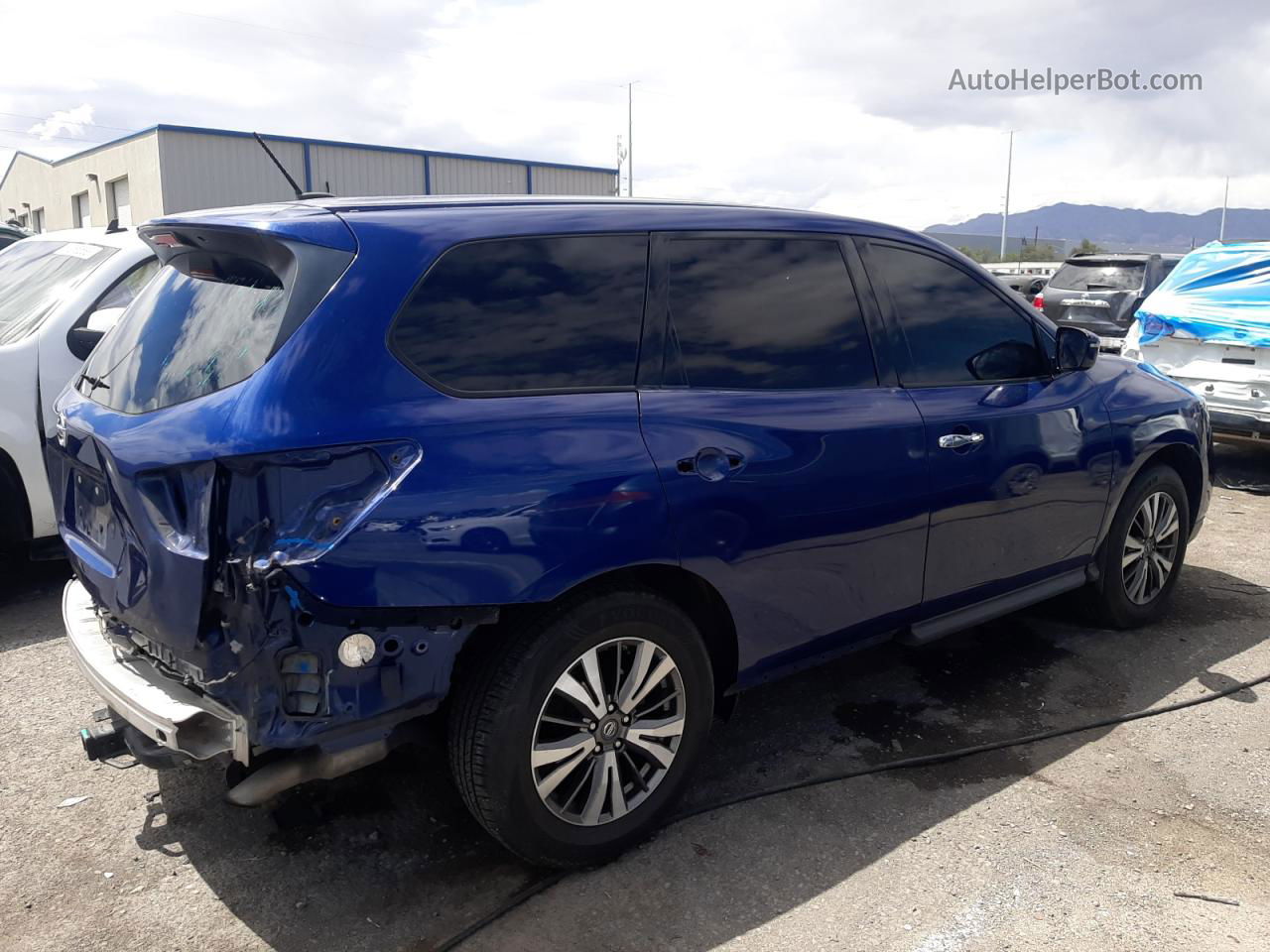 2017 Nissan Pathfinder S Blue vin: 5N1DR2MN0HC604842