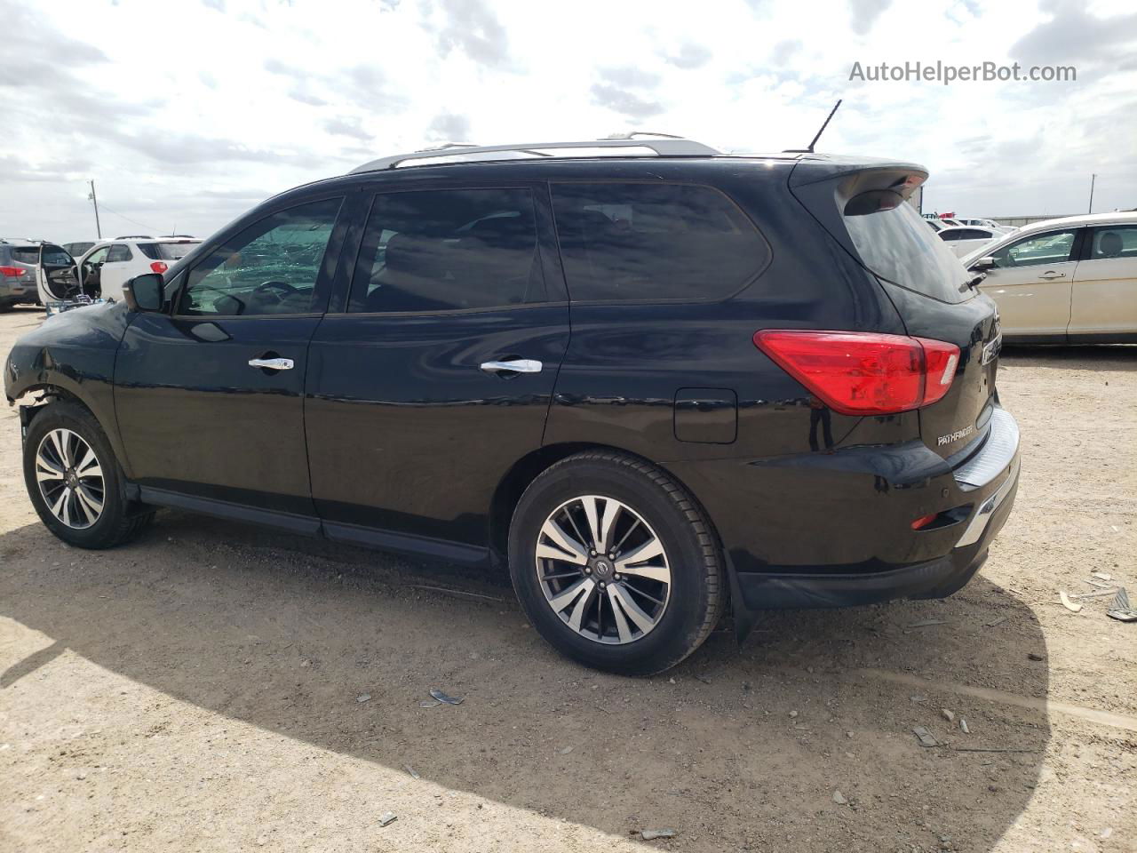 2017 Nissan Pathfinder S Black vin: 5N1DR2MN0HC630695