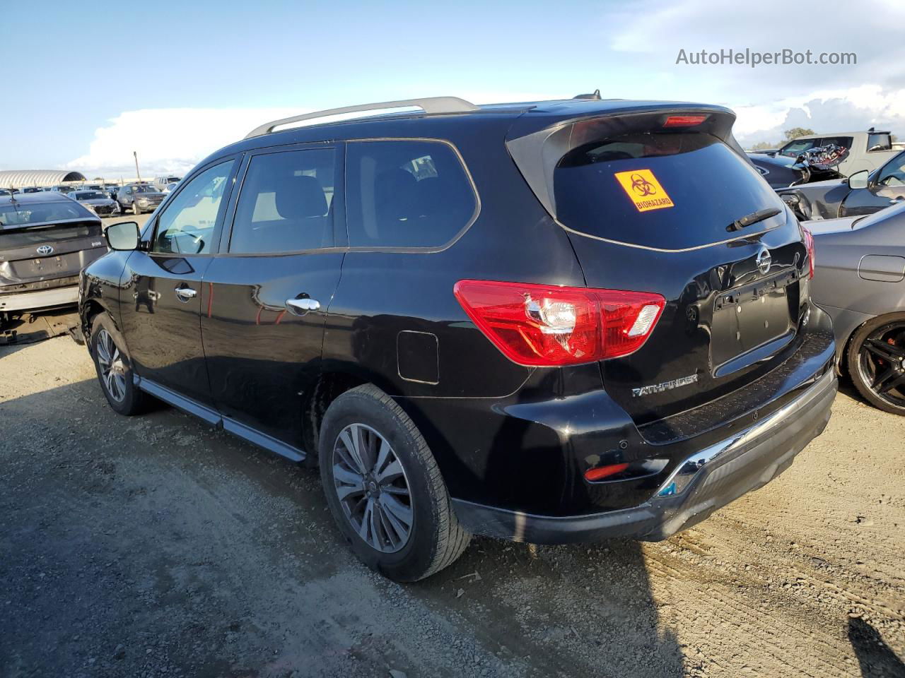 2017 Nissan Pathfinder S Black vin: 5N1DR2MN0HC662353