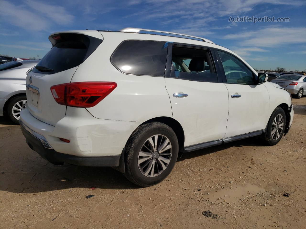 2017 Nissan Pathfinder S White vin: 5N1DR2MN0HC694347