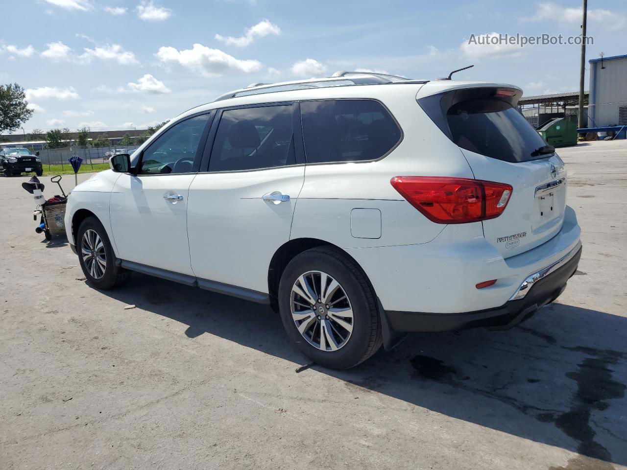 2017 Nissan Pathfinder S Белый vin: 5N1DR2MN1HC658991