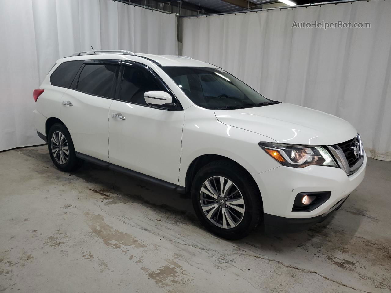 2017 Nissan Pathfinder S Белый vin: 5N1DR2MN2HC623599