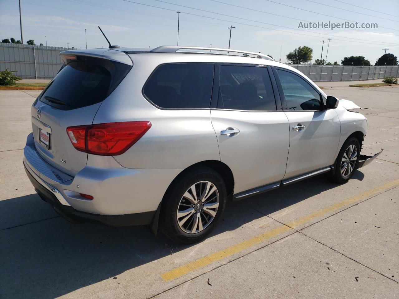 2017 Nissan Pathfinder S Silver vin: 5N1DR2MN3HC628410