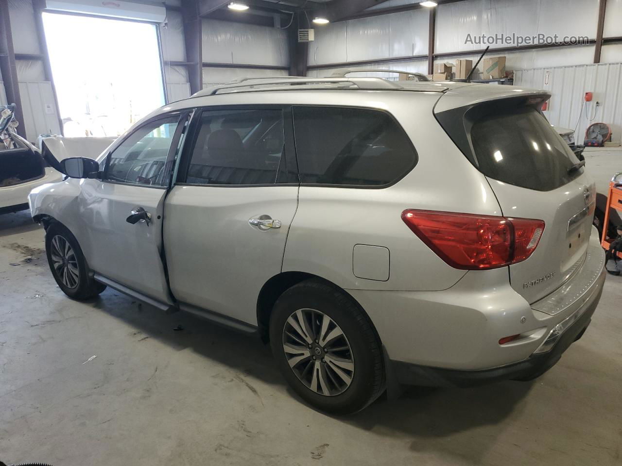 2017 Nissan Pathfinder S Silver vin: 5N1DR2MN3HC695606