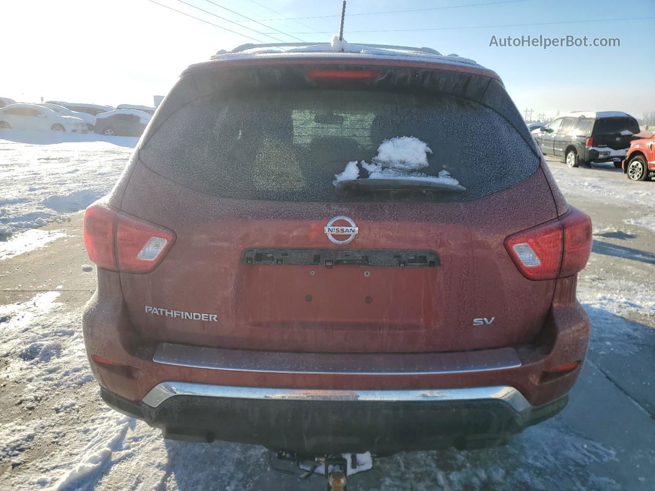 2017 Nissan Pathfinder S Red vin: 5N1DR2MN5HC619241