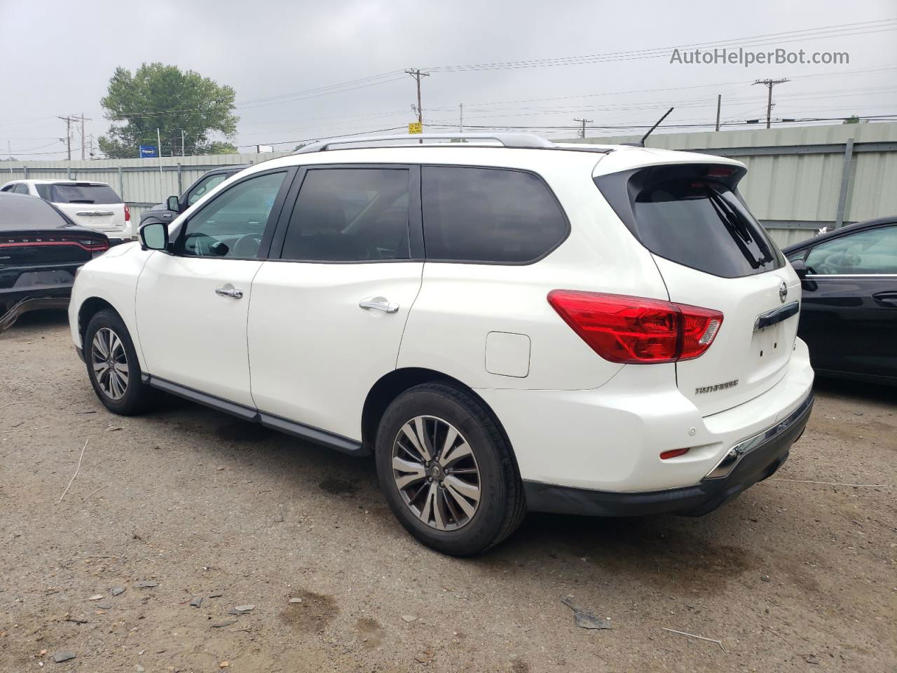 2017 Nissan Pathfinder S White vin: 5N1DR2MN5HC624763