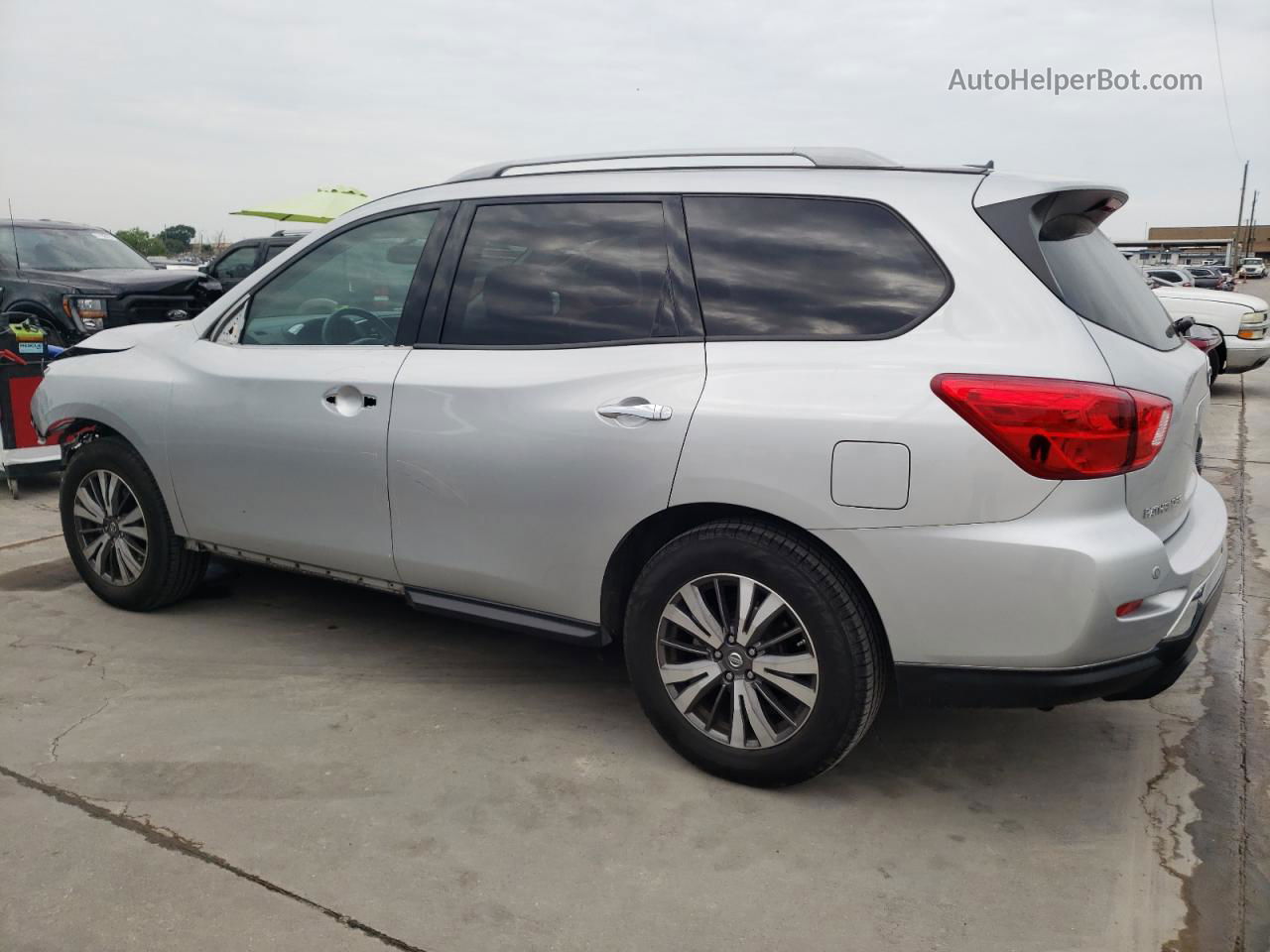 2017 Nissan Pathfinder S Silver vin: 5N1DR2MN5HC670805