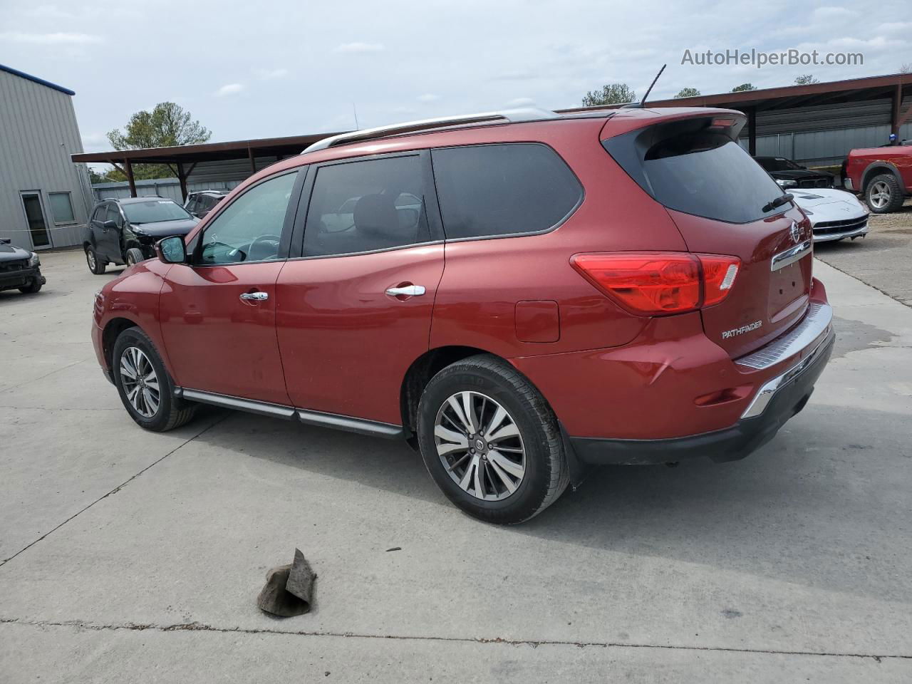 2017 Nissan Pathfinder S Red vin: 5N1DR2MN6HC692036