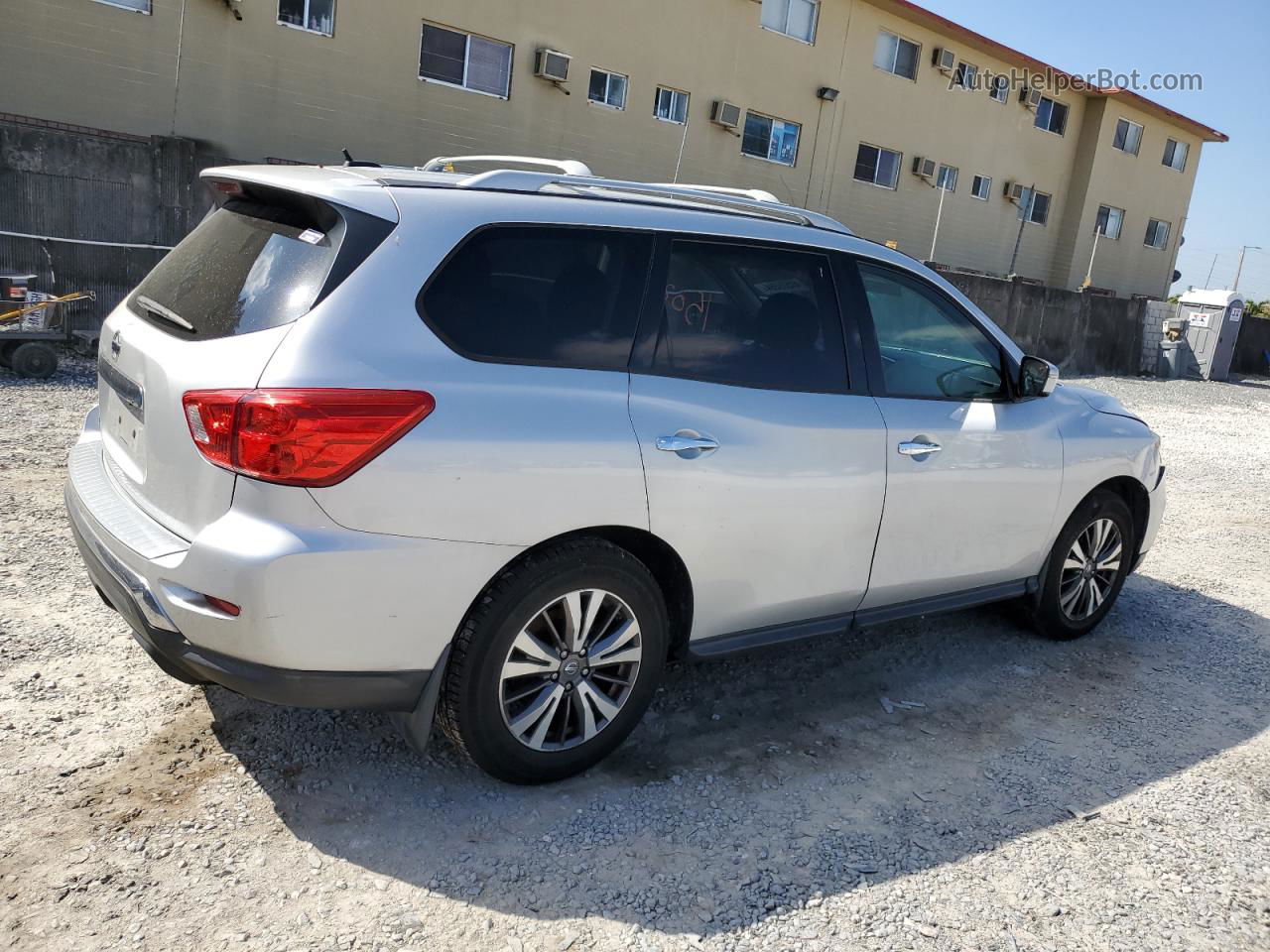 2017 Nissan Pathfinder S Silver vin: 5N1DR2MN8HC665985