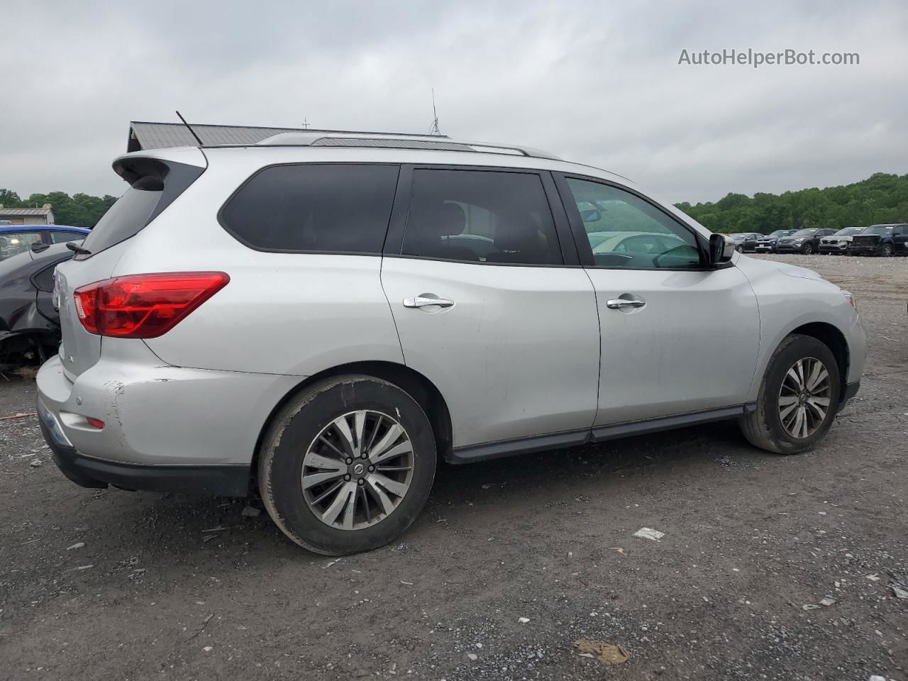 2017 Nissan Pathfinder S Silver vin: 5N1DR2MN9HC664537