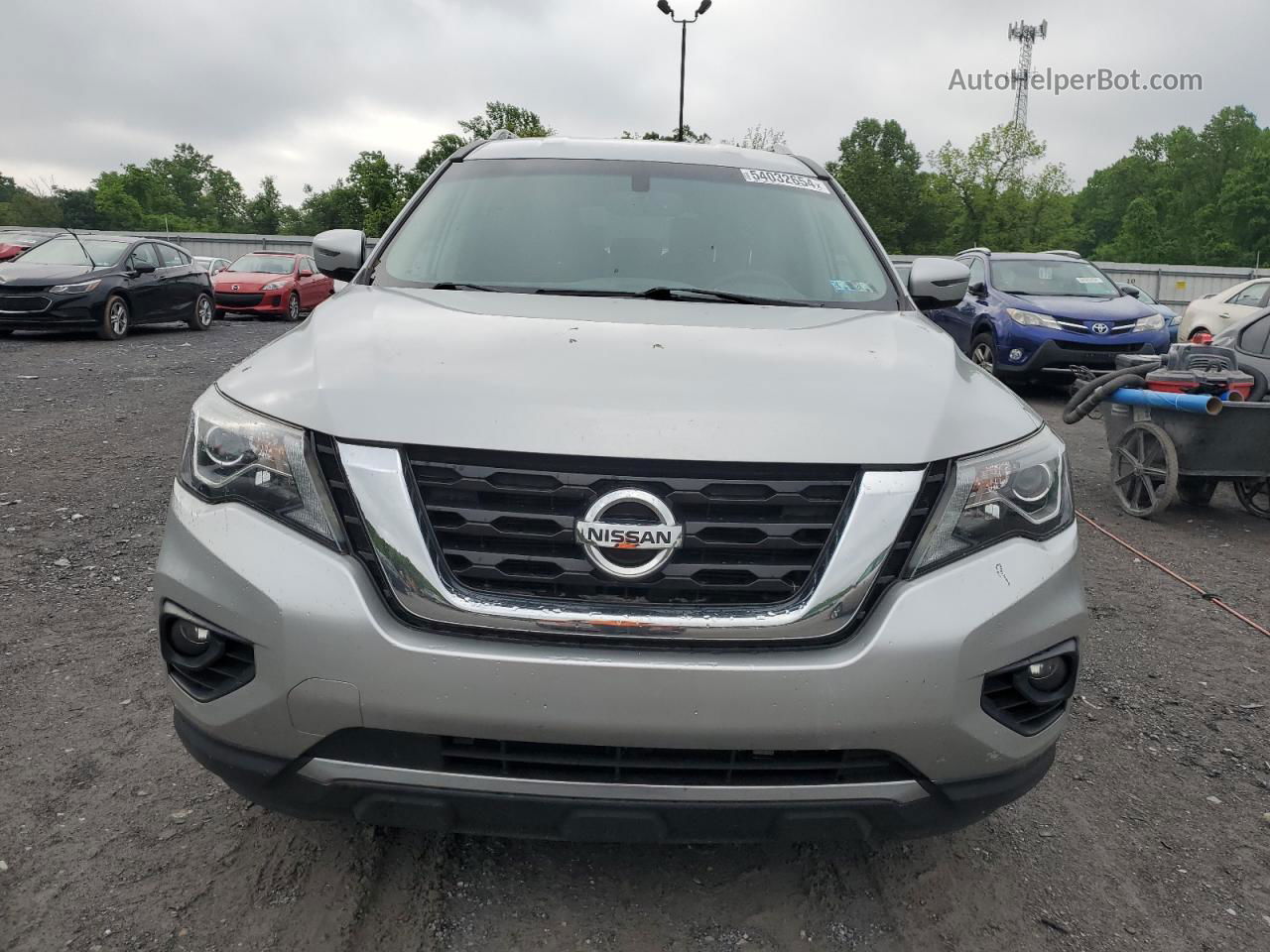 2017 Nissan Pathfinder S Silver vin: 5N1DR2MN9HC664537