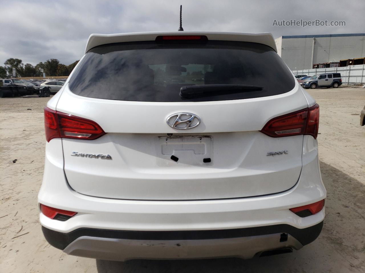 2018 Hyundai Santa Fe Sport  White vin: 5NMZT3LB0JH069656