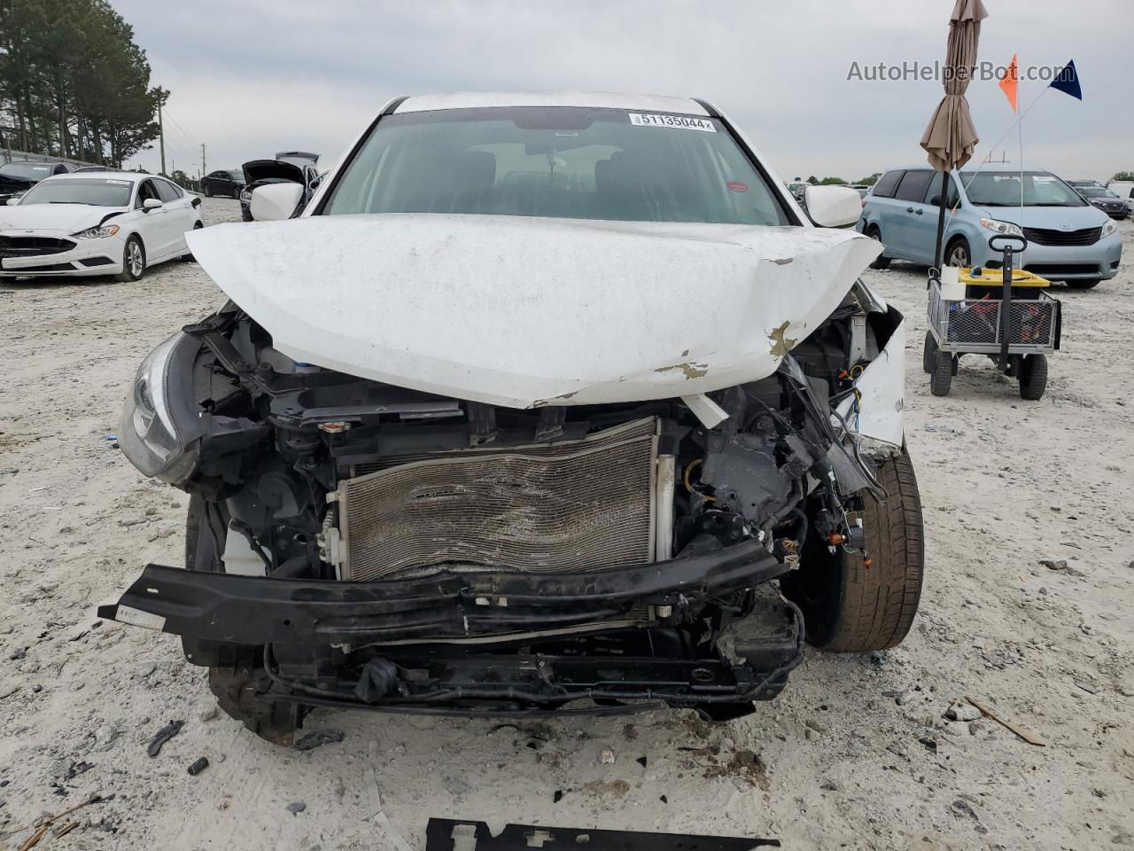 2018 Hyundai Santa Fe Sport  White vin: 5NMZT3LB4JH071667