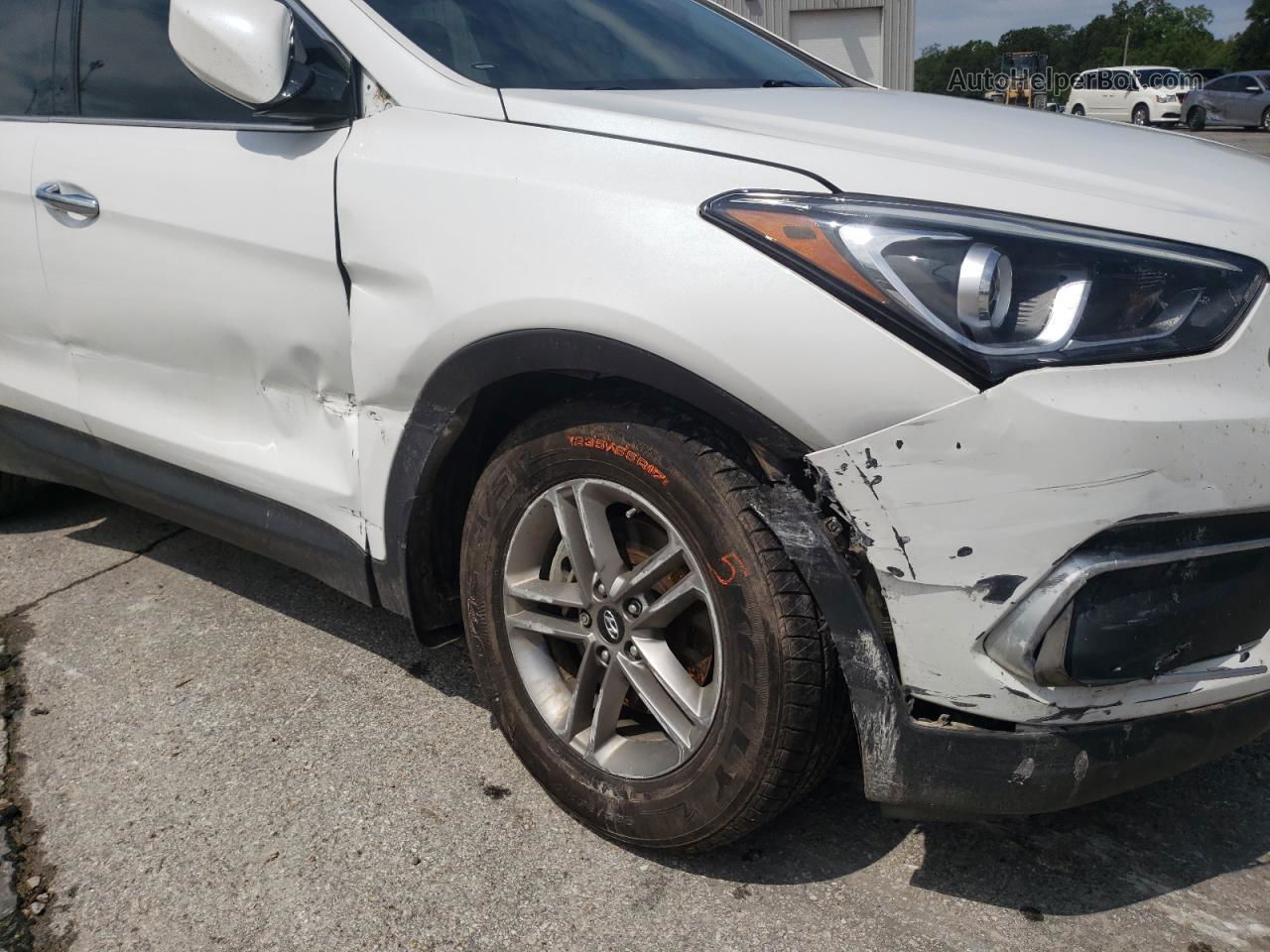 2018 Hyundai Santa Fe Sport  White vin: 5NMZT3LB6JH106564