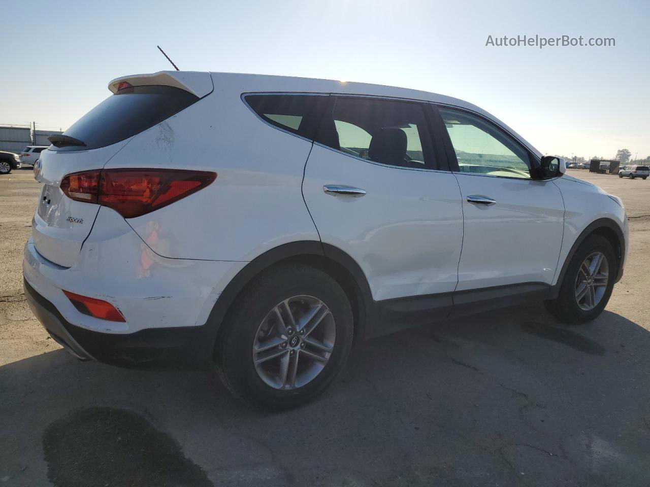 2018 Hyundai Santa Fe Sport  White vin: 5NMZT3LB8JH069890