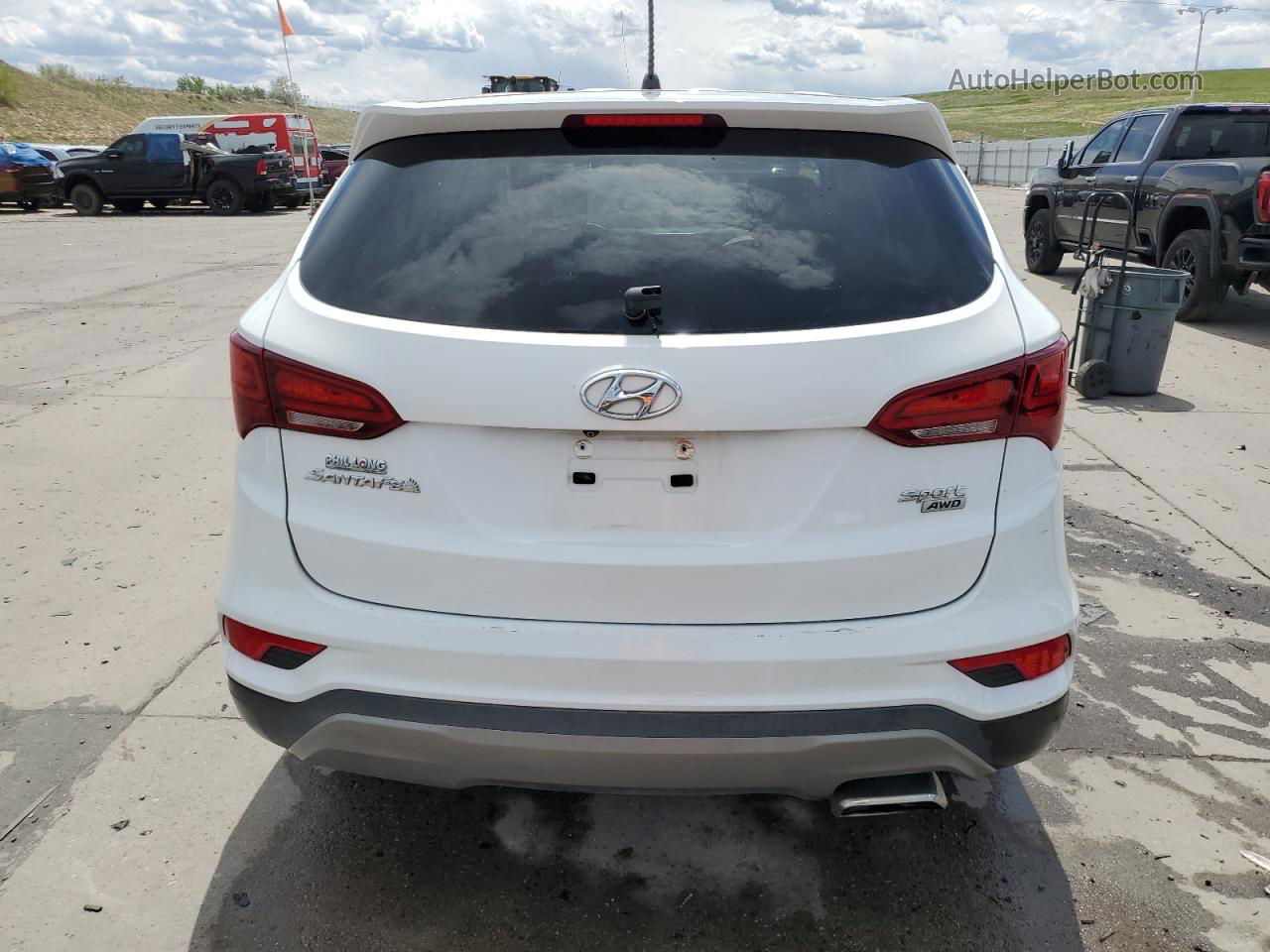 2018 Hyundai Santa Fe Sport  White vin: 5NMZTDLB5JH060327