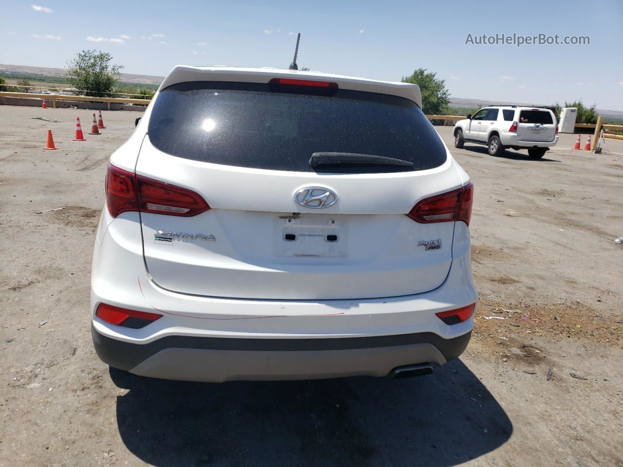 2018 Hyundai Santa Fe Sport  White vin: 5NMZTDLB7JH089294