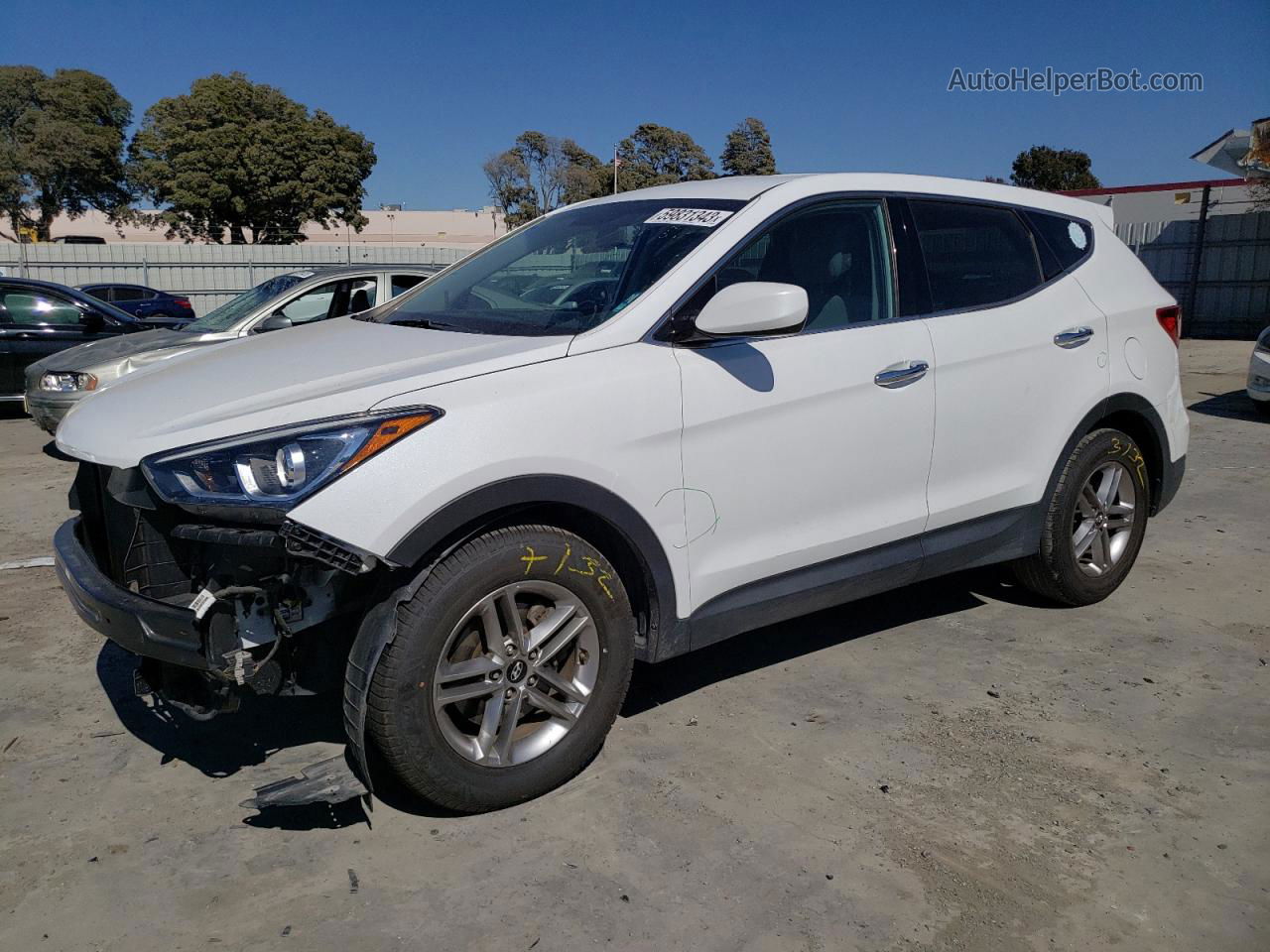 2018 Hyundai Santa Fe Sport  White vin: 5NMZTDLBXJH063918