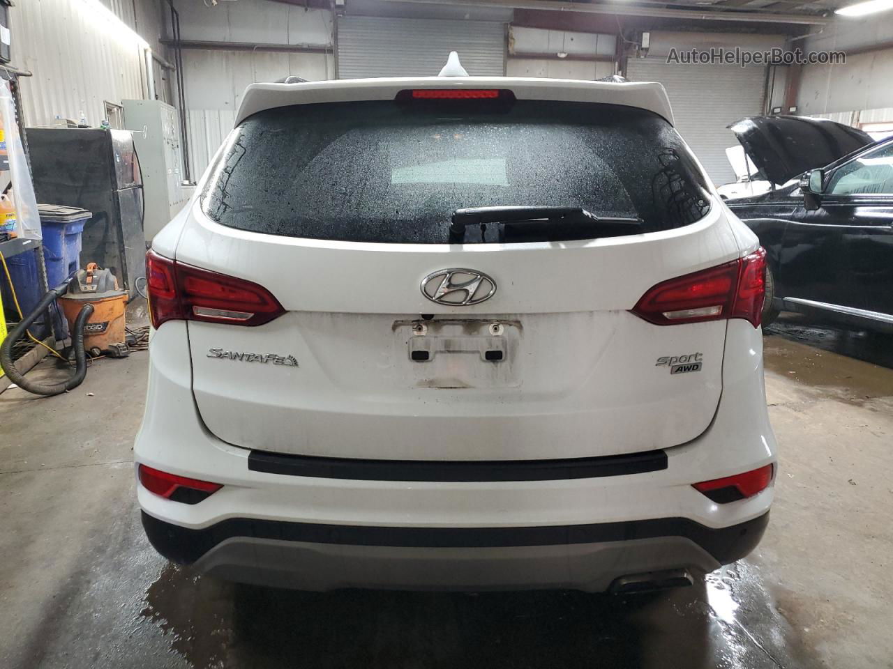 2018 Hyundai Santa Fe Sport  White vin: 5NMZUDLBXJH089092