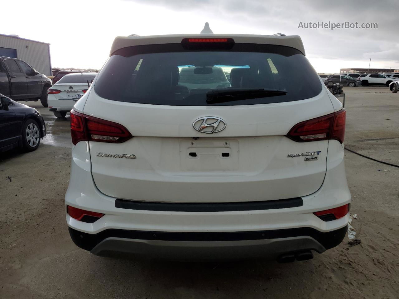 2018 Hyundai Santa Fe Sport  White vin: 5NMZW4LA7JH092842