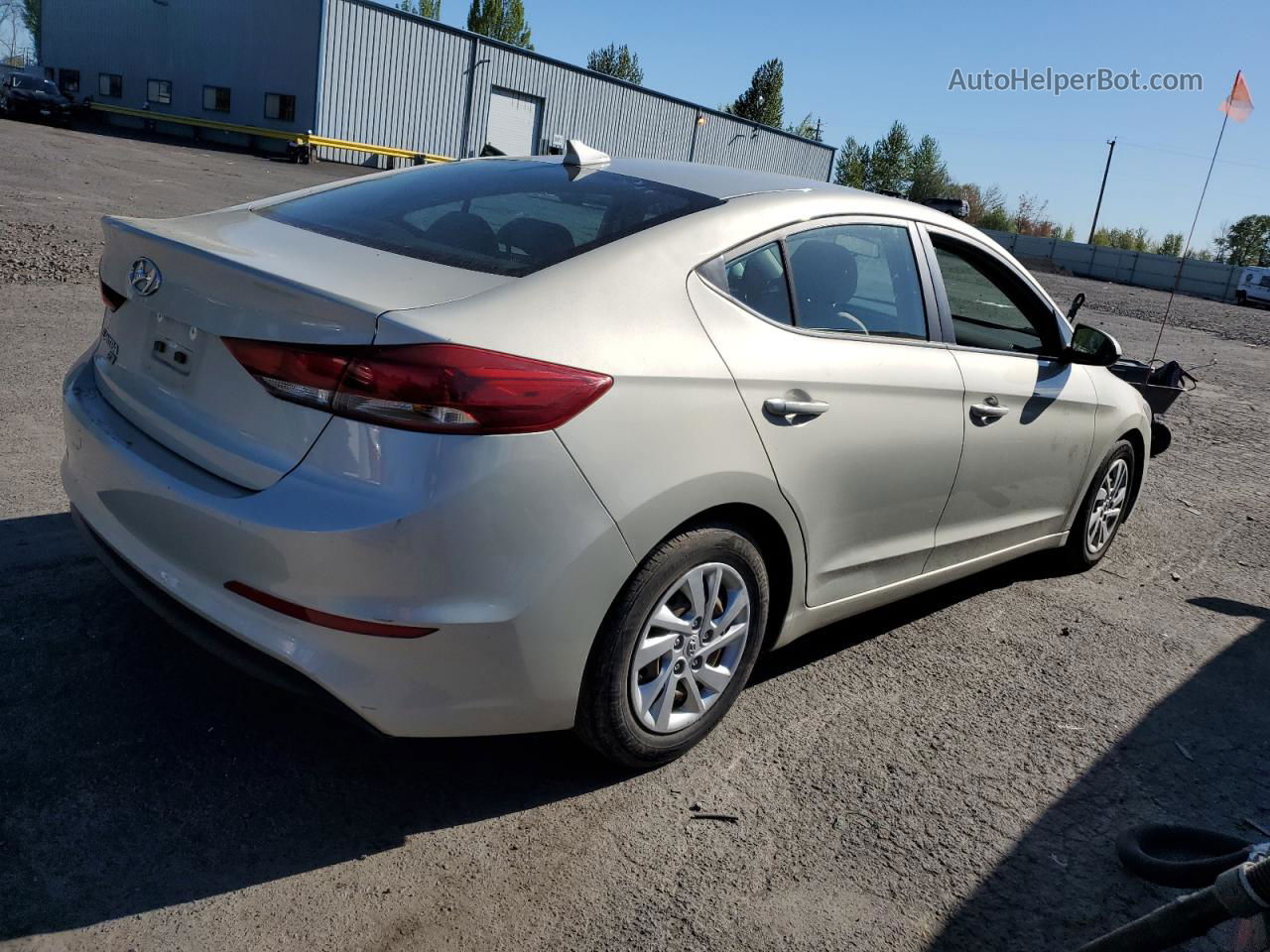 2017 Hyundai Elantra Se Золотой vin: 5NPD74LF0HH197805