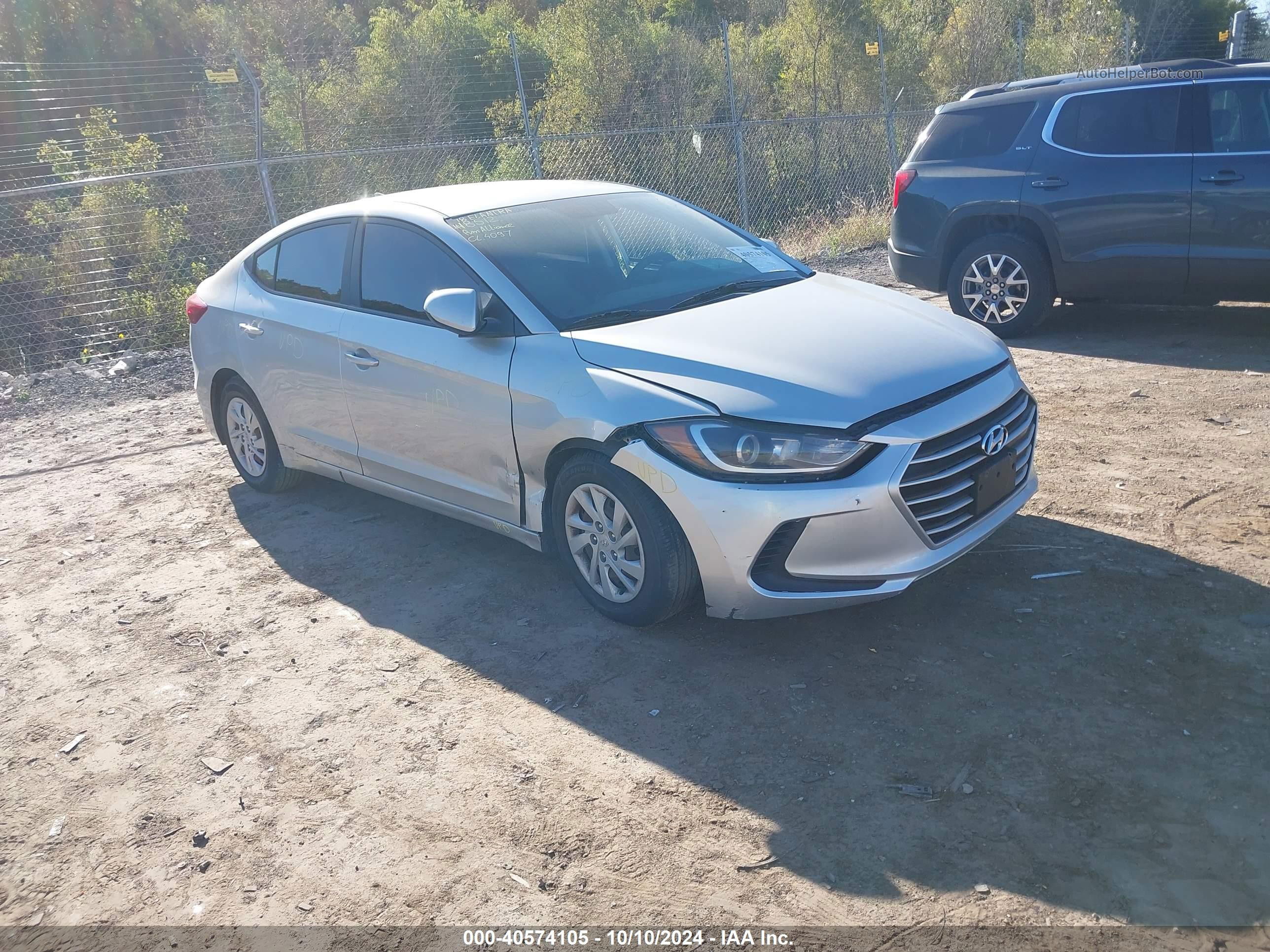 2018 Hyundai Elantra Se Silver vin: 5NPD74LF0JH393295