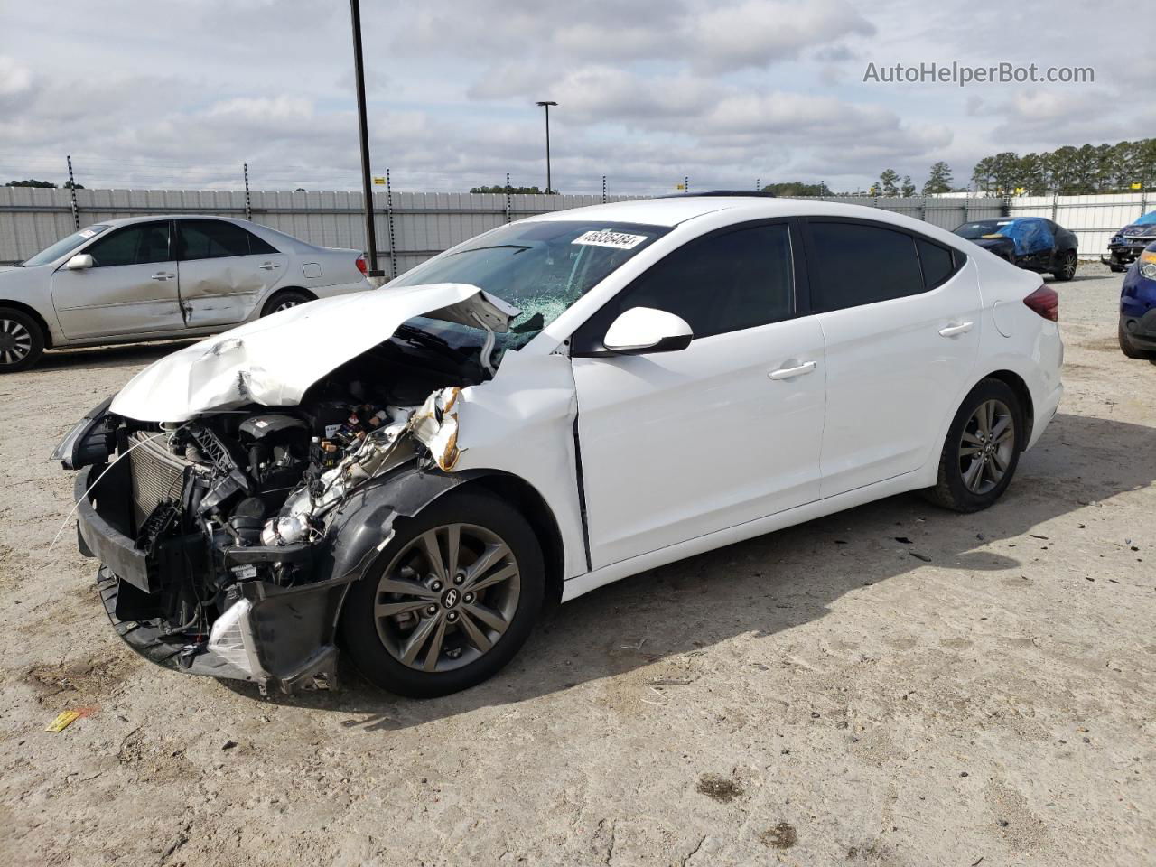 2019 Hyundai Elantra Se White vin: 5NPD74LF0KH426023