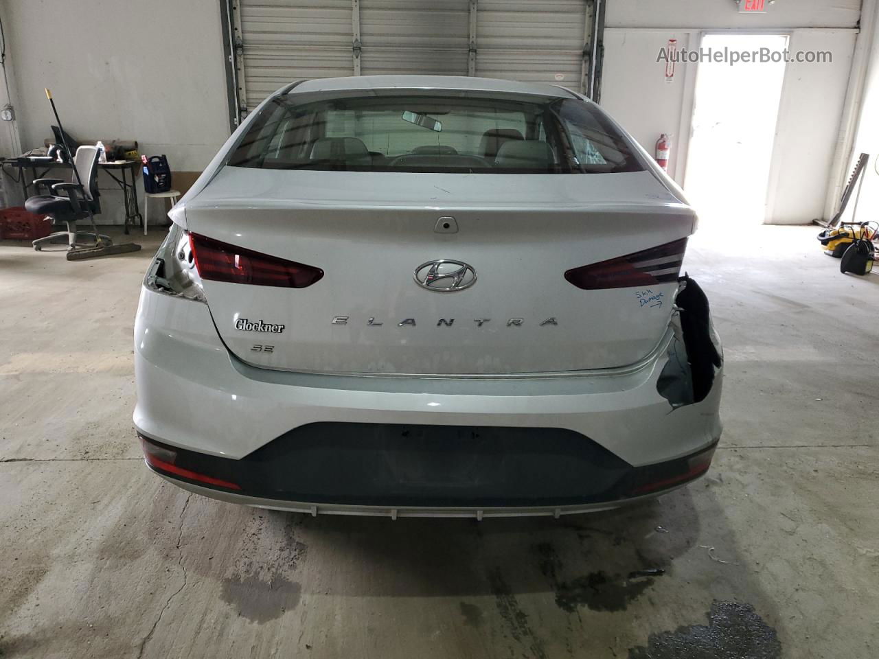 2019 Hyundai Elantra Se Серебряный vin: 5NPD74LF2KH469133